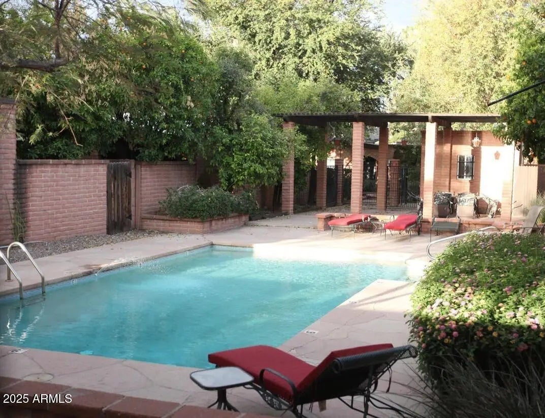 Photo of Listing #6948212