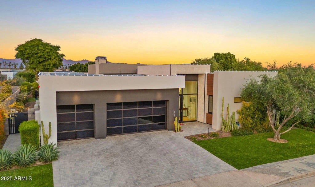 6962 E Cactus Wren Road, Paradise Valley