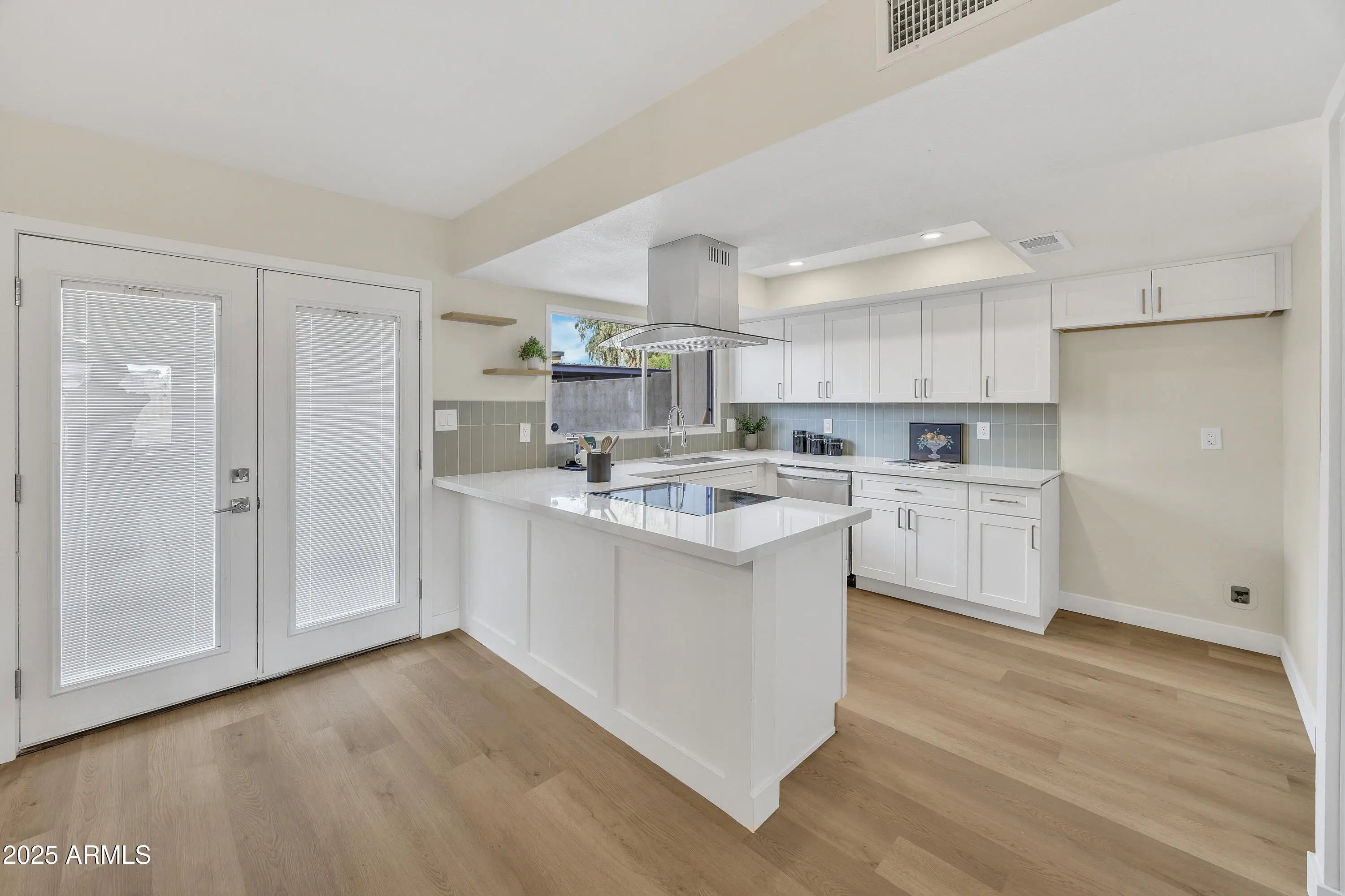 Photo of Listing #6948334