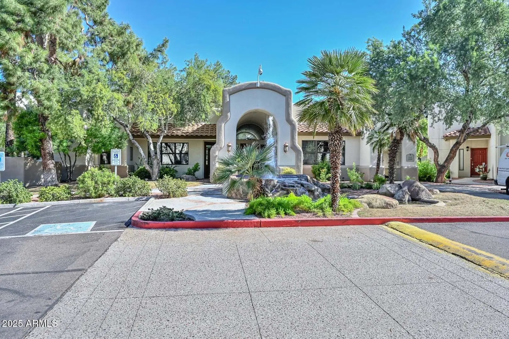 Photo of Listing #6948857