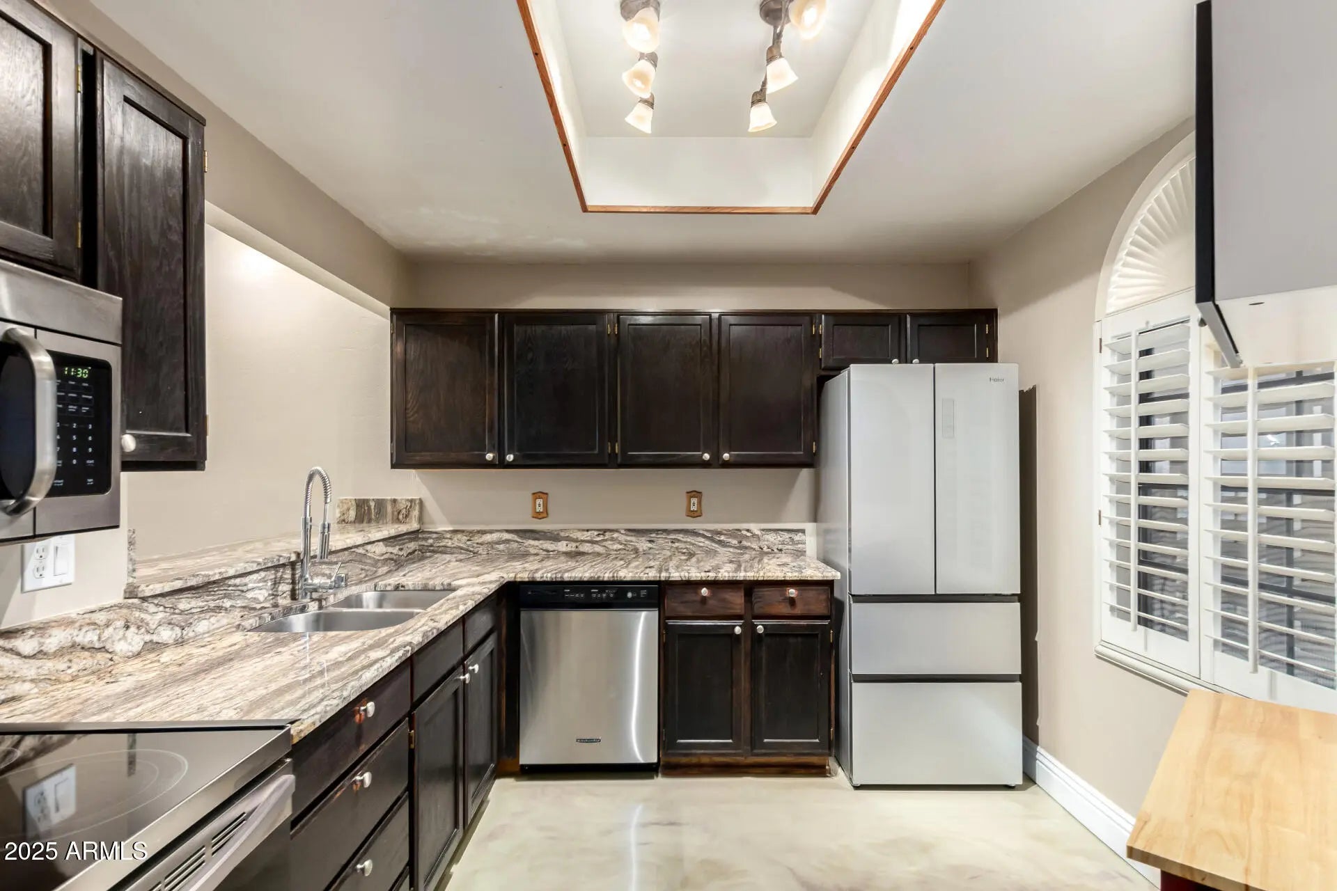 Photo of Listing #6949343