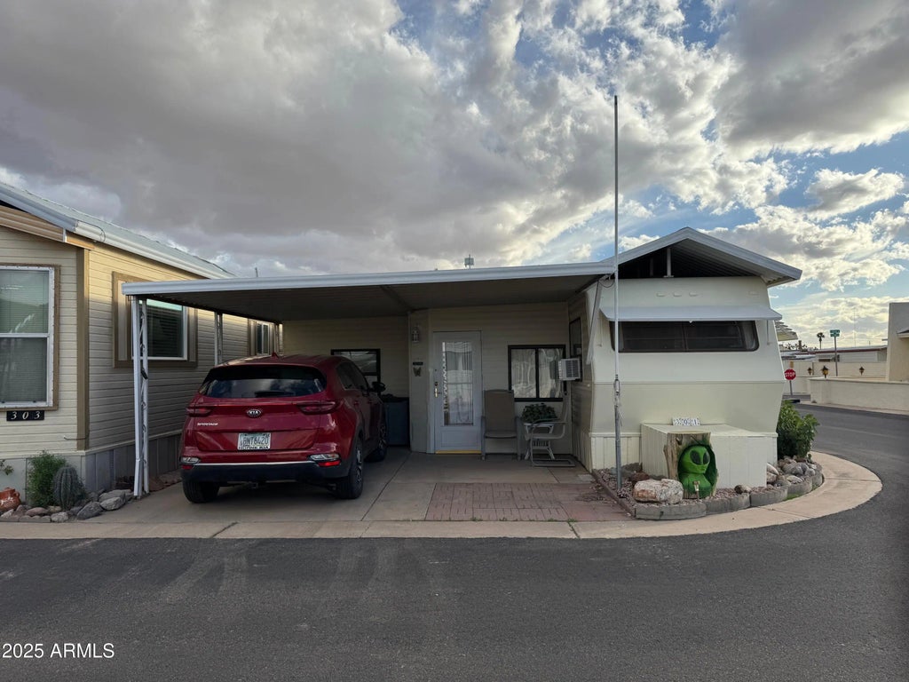 301 E Mesquite Drive, Florence