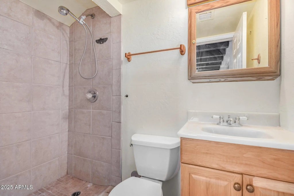 40404 N New River Road, Phoenix