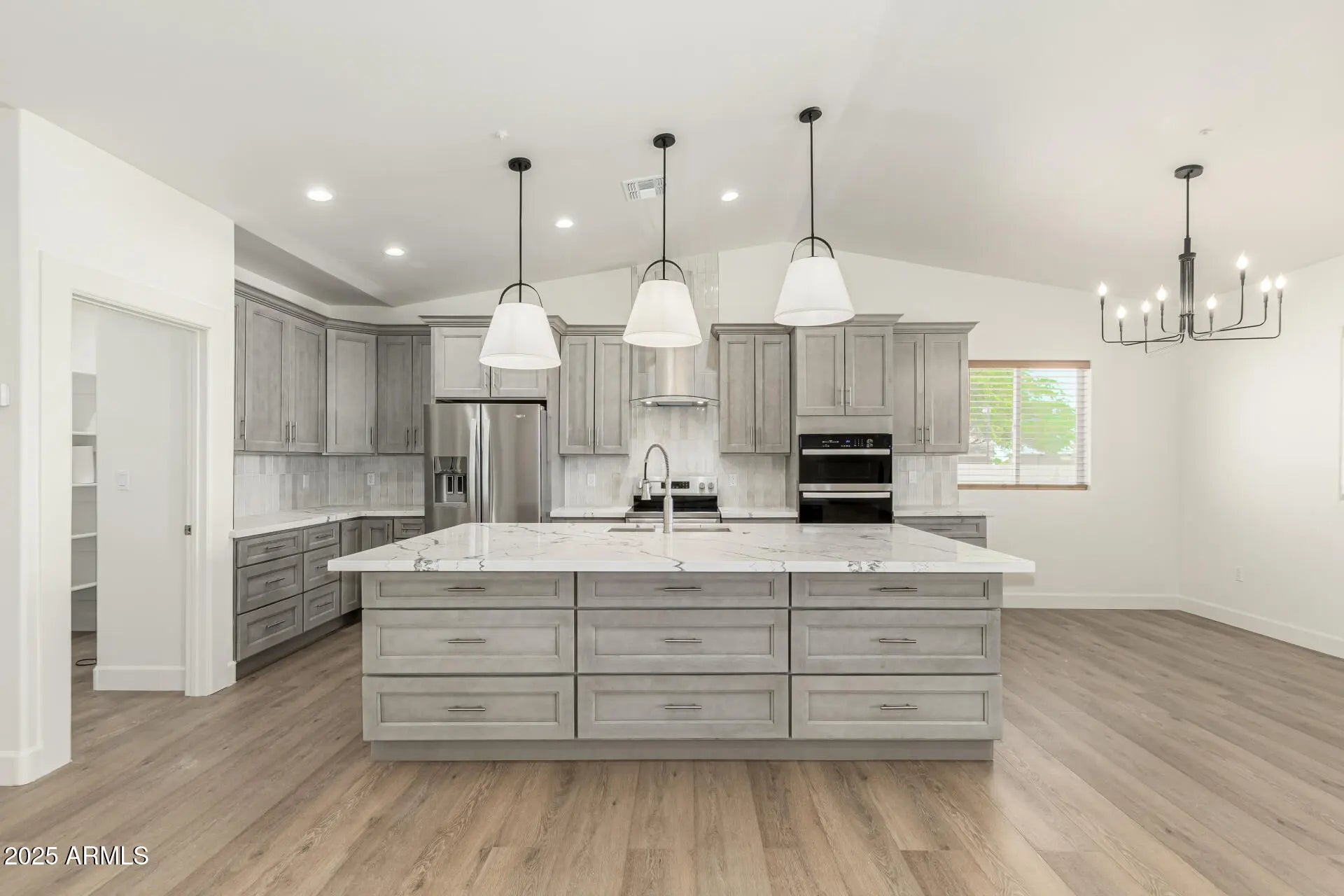 Photo of Listing #6948932