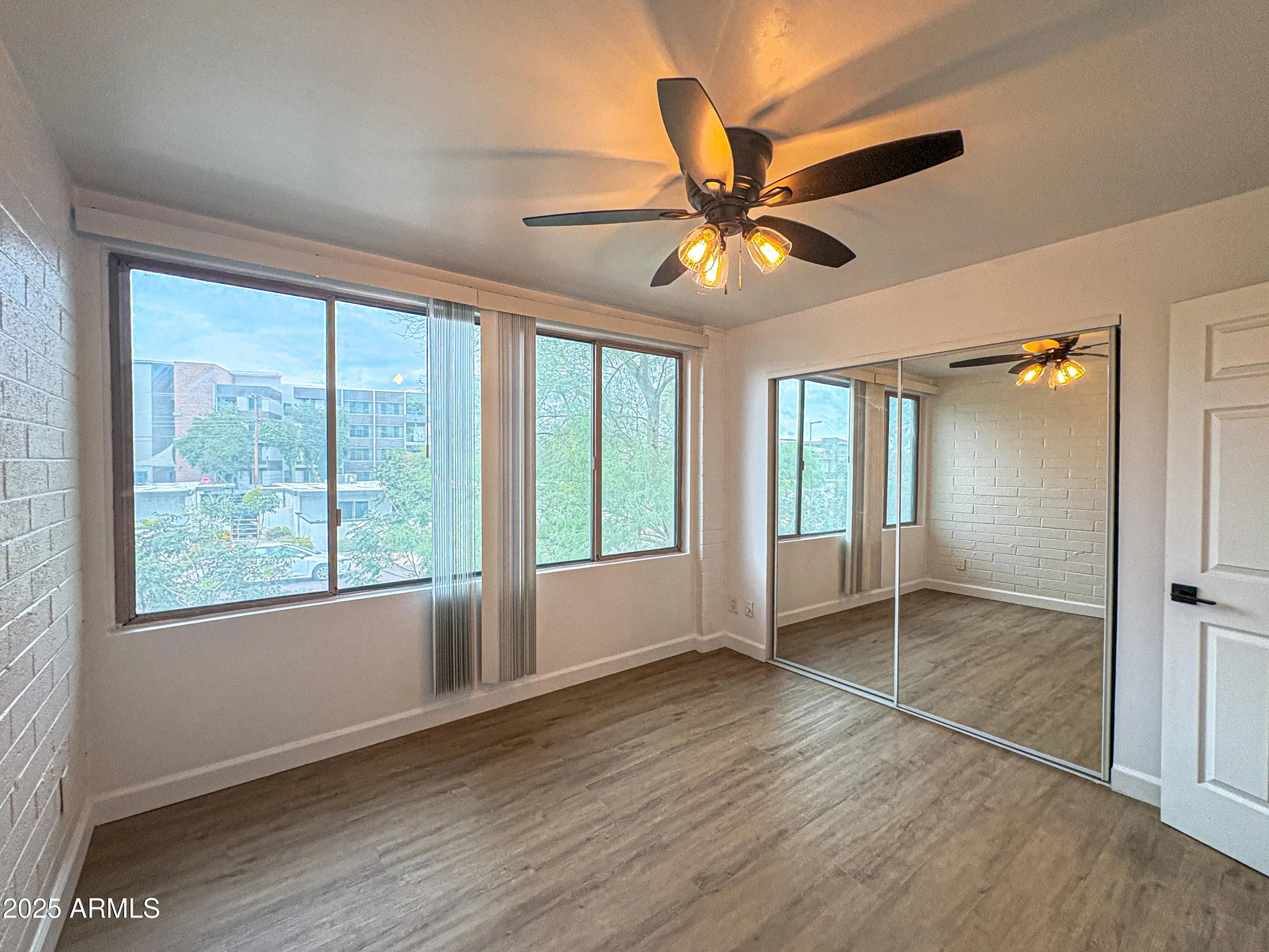 Photo of Listing #6948961