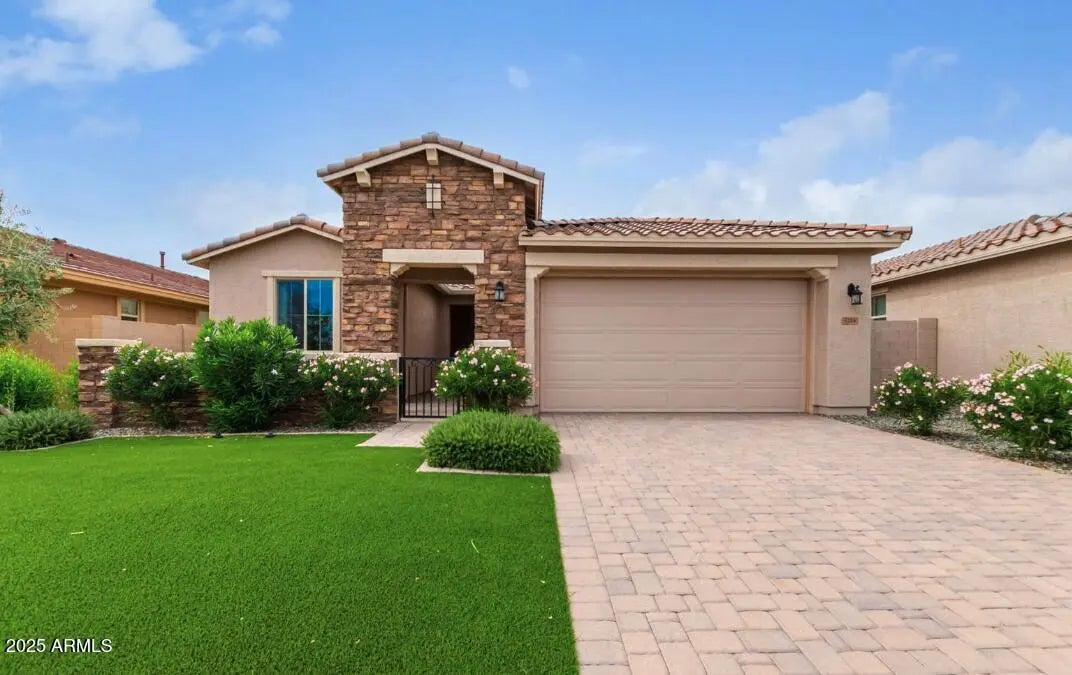 Photo of Listing #6949074