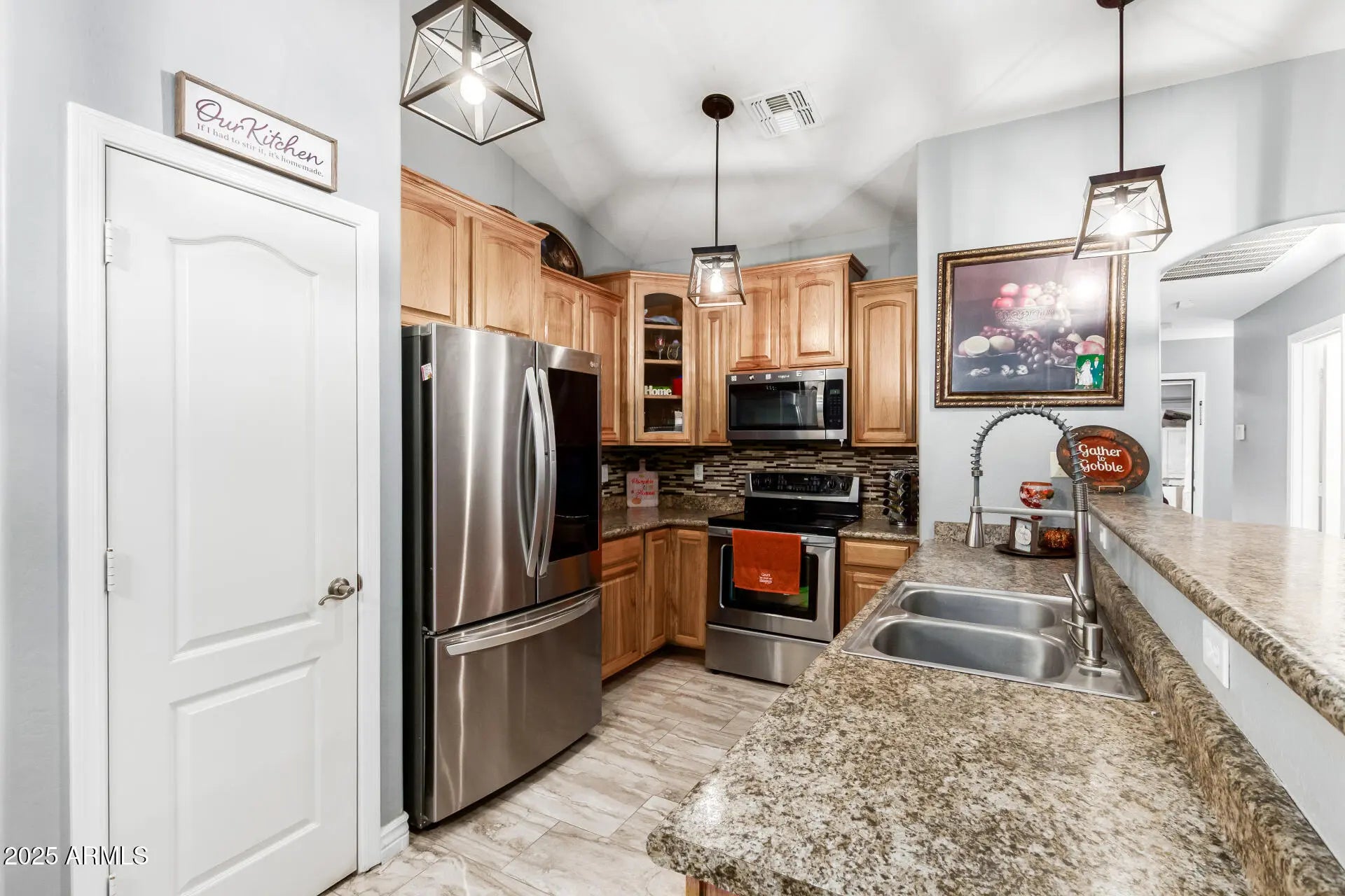 Photo of Listing #6949691