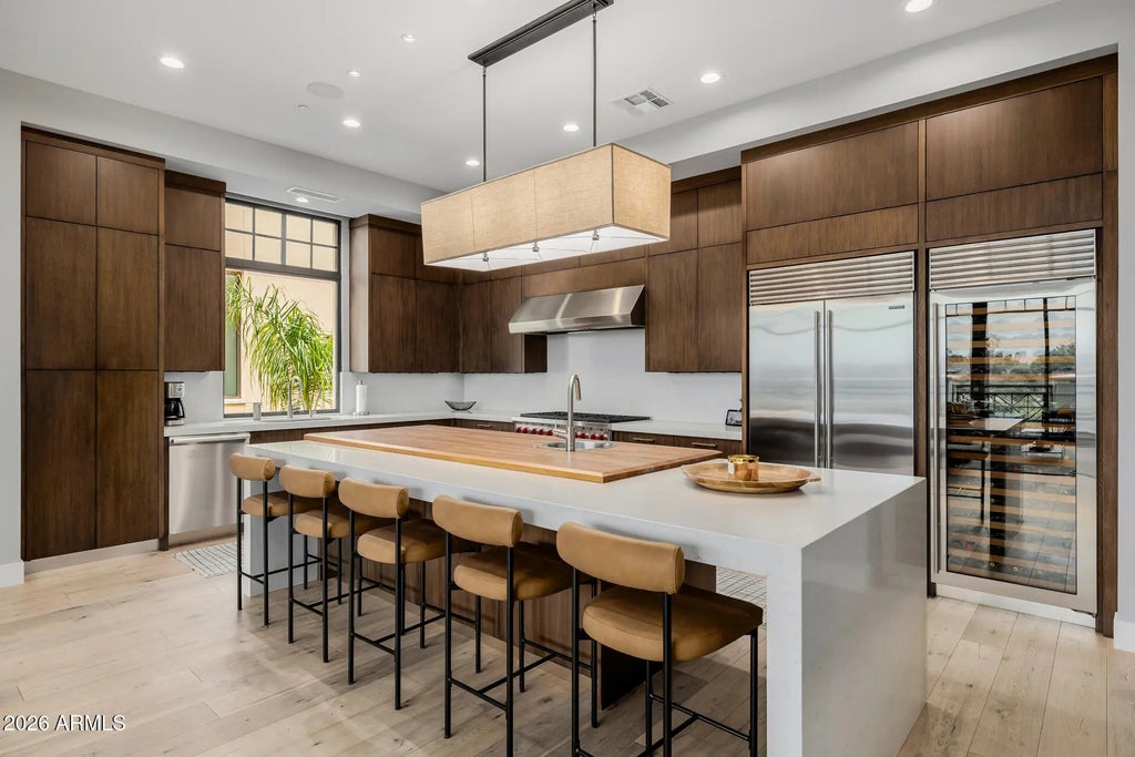 2 Biltmore Estate (unit 207), Phoenix