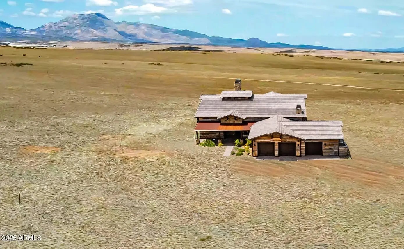 Photo of Listing #6949259