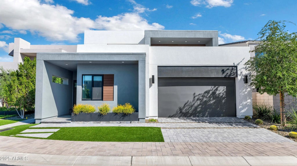 4627 N 61st Place, Scottsdale