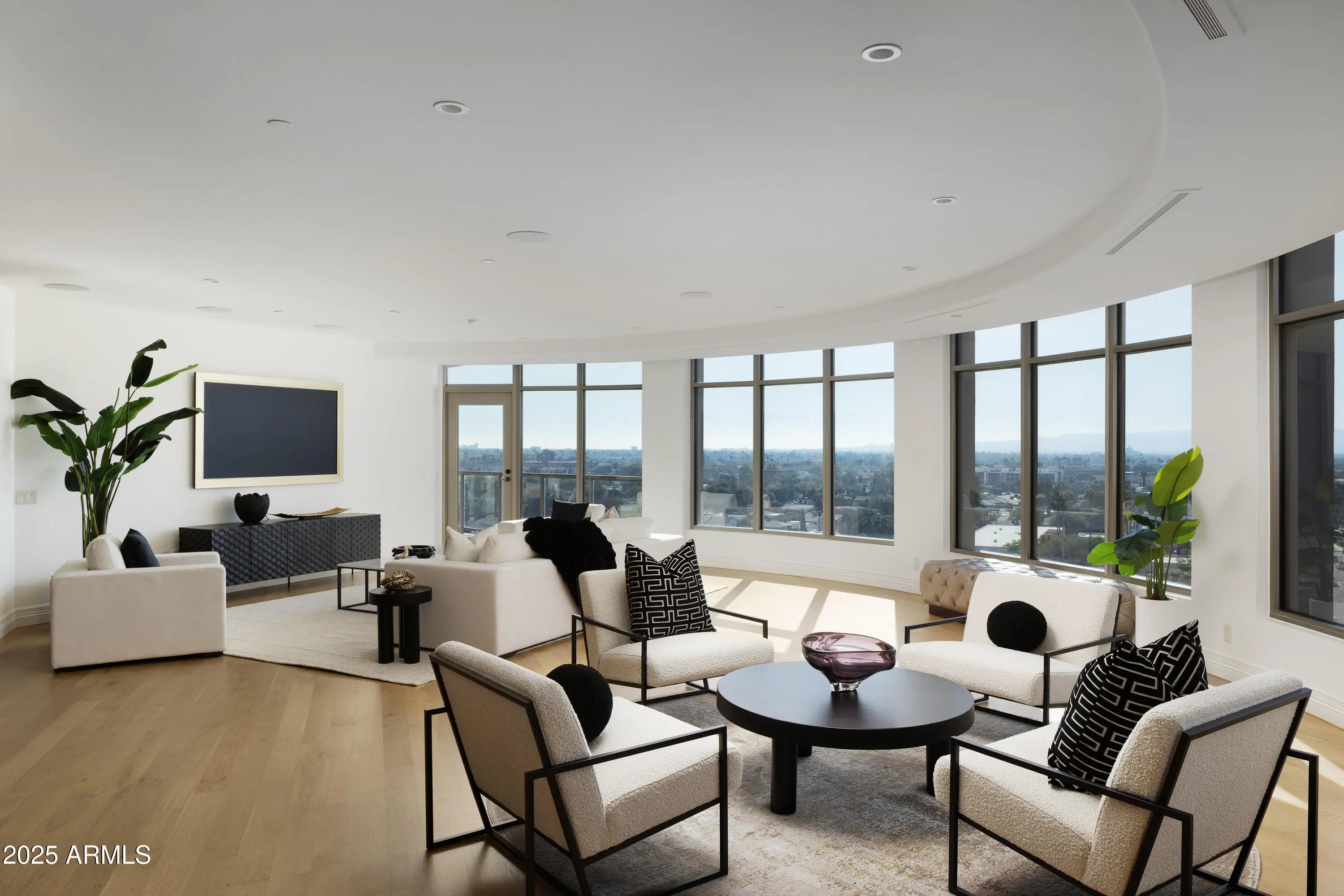 Photo of Listing #6953410