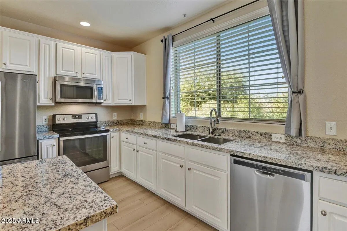 Photo of Listing #6957331