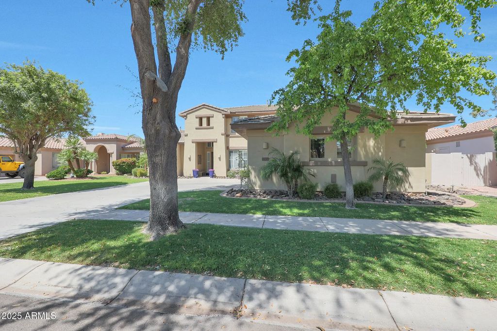 1740 W Bartlett Way, Chandler