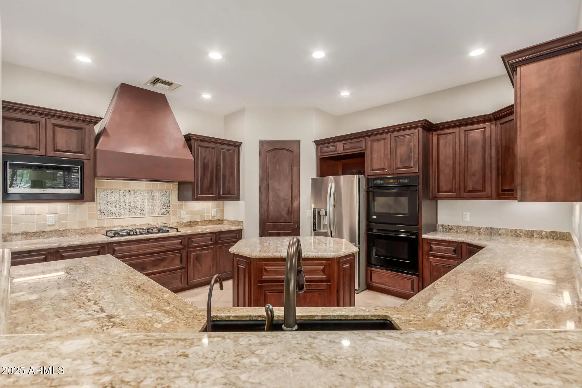 Photo of Listing #6951400