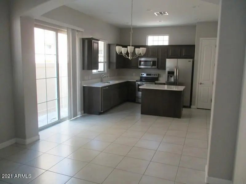 Photo of Listing #6949660