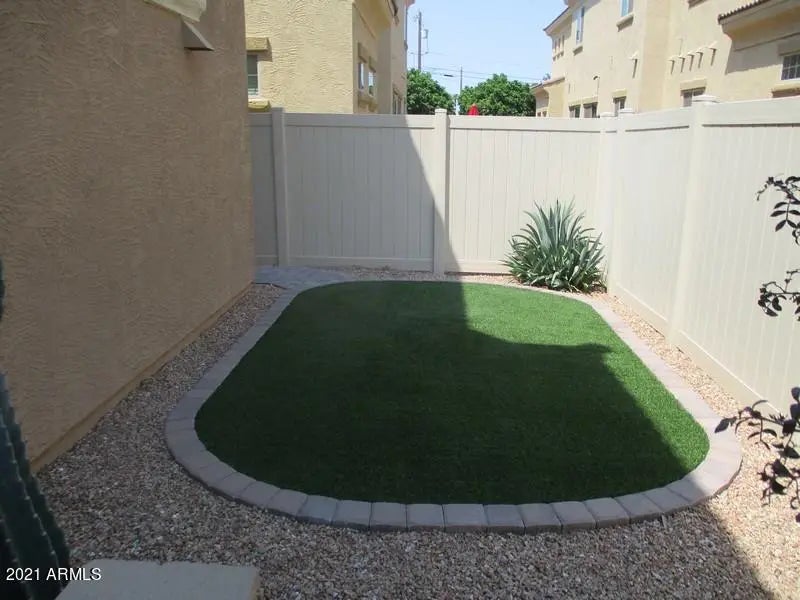 Photo of Listing #6949660