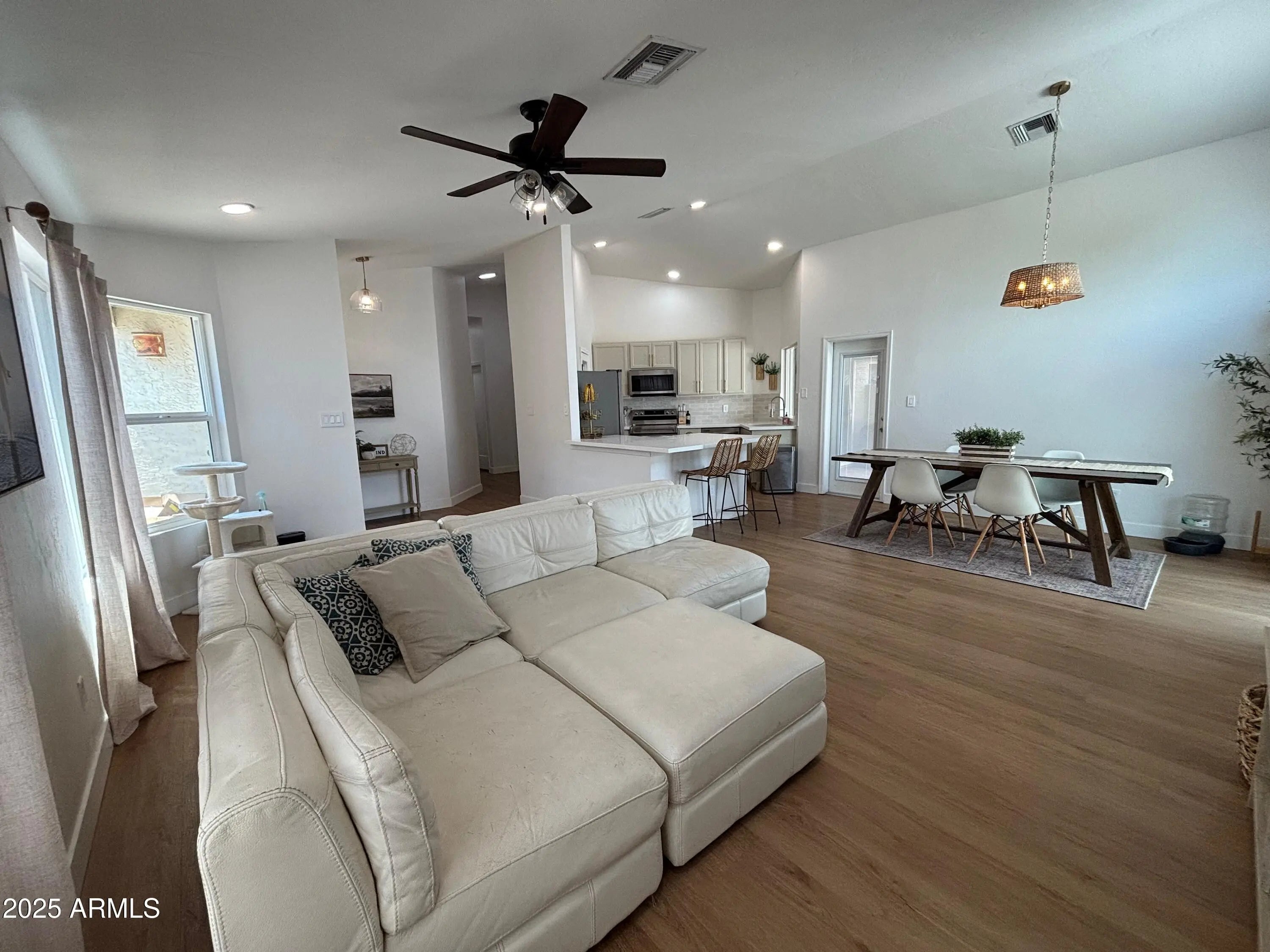 Photo of Listing #6949781