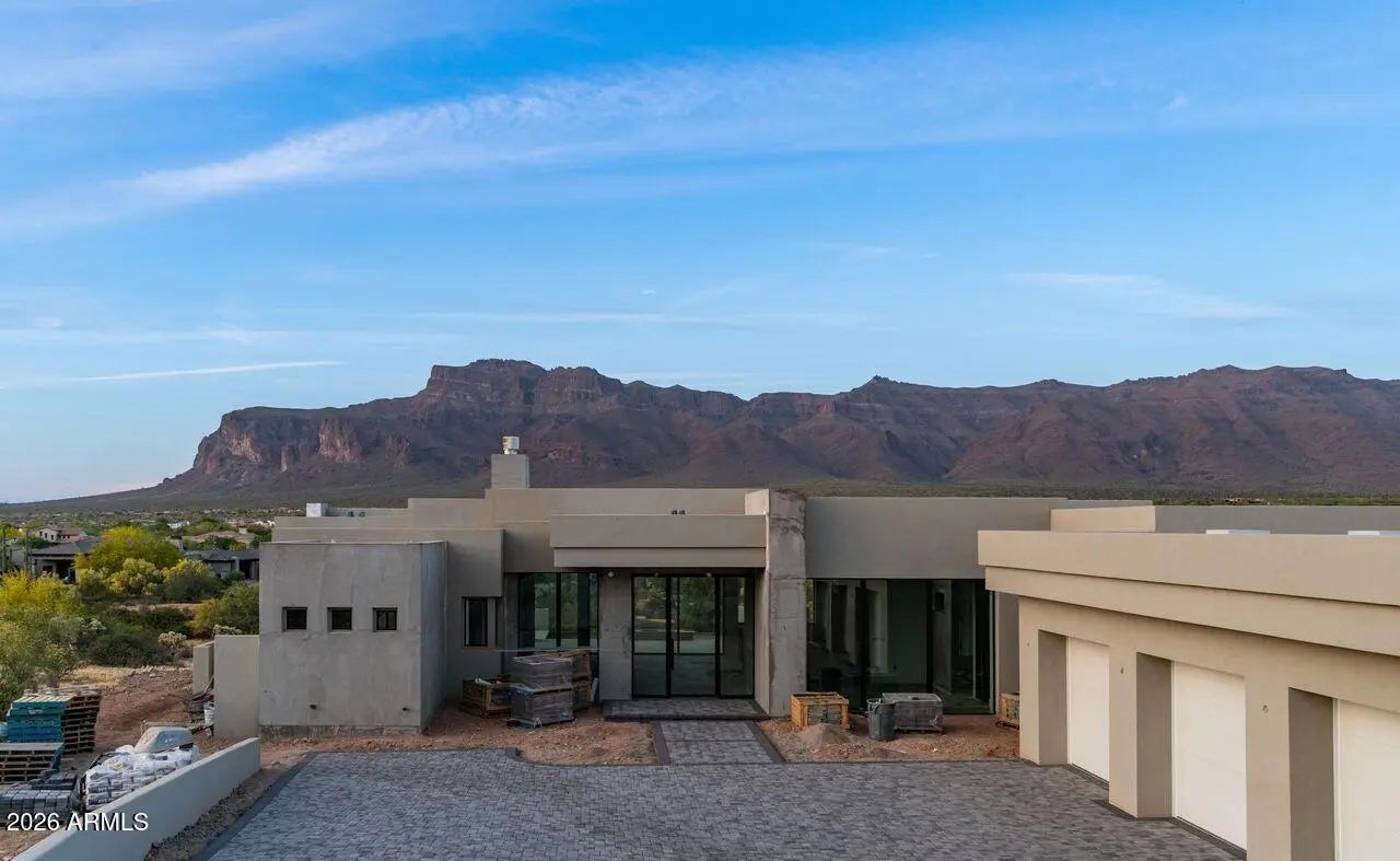 Photo of Listing #6952891