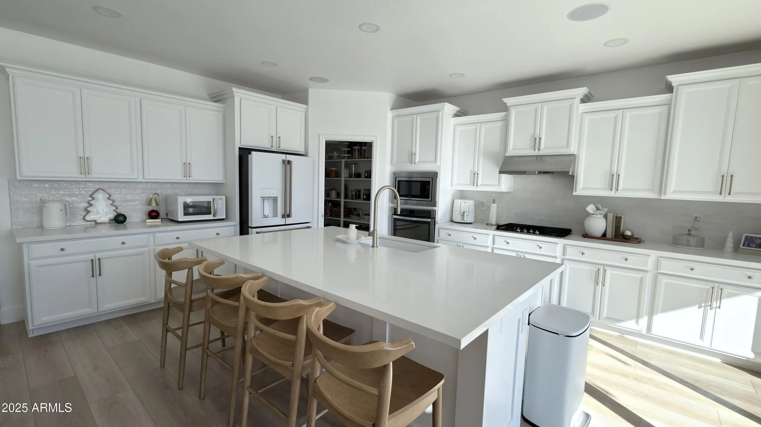 Photo of Listing #6950010