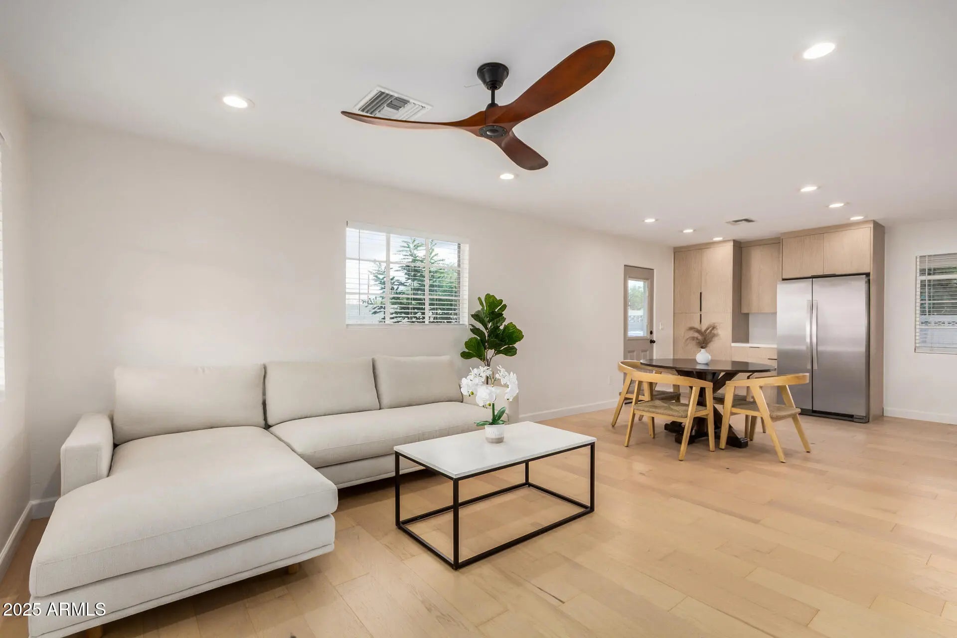 Photo of Listing #6950477