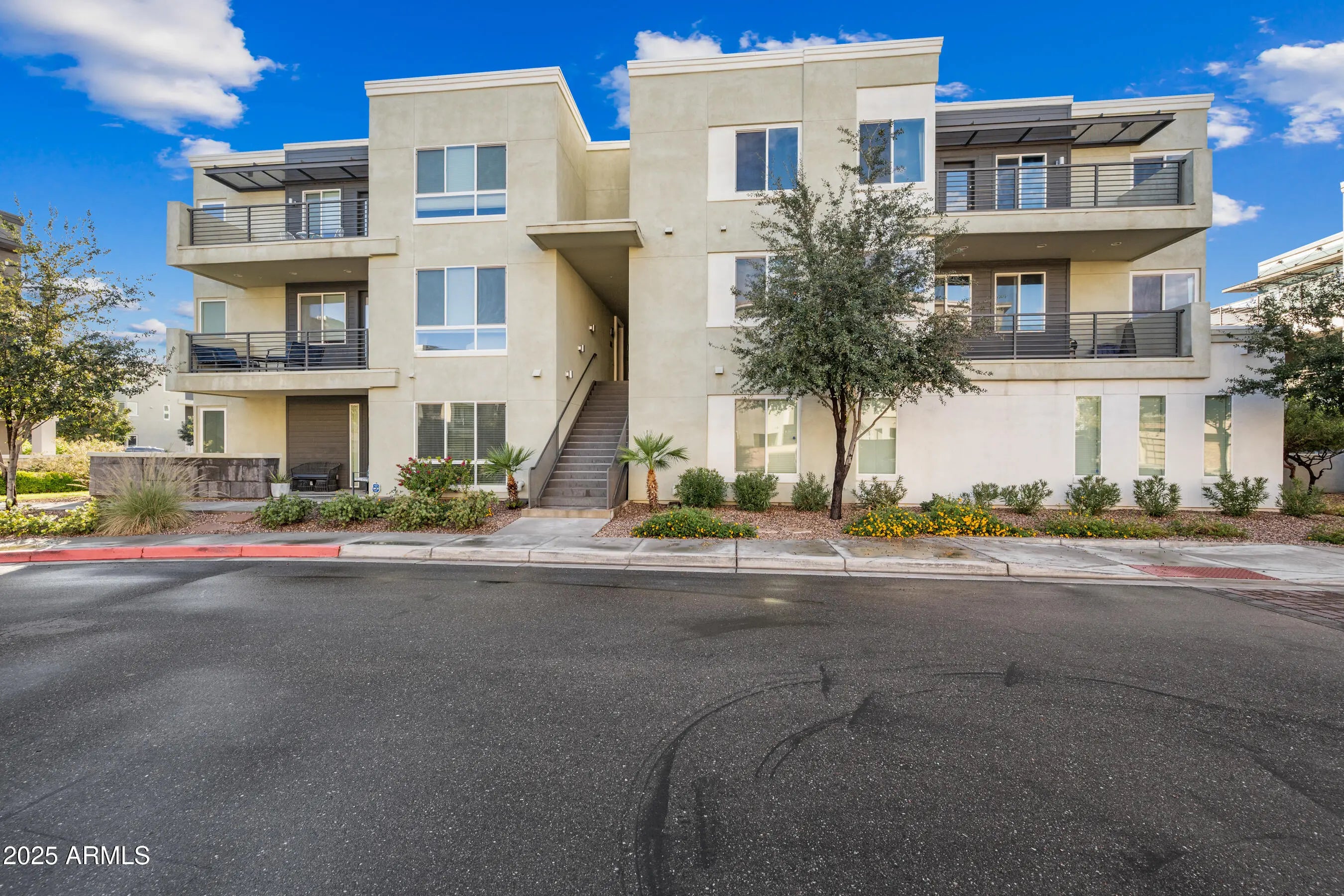 Photo of Listing #6950200