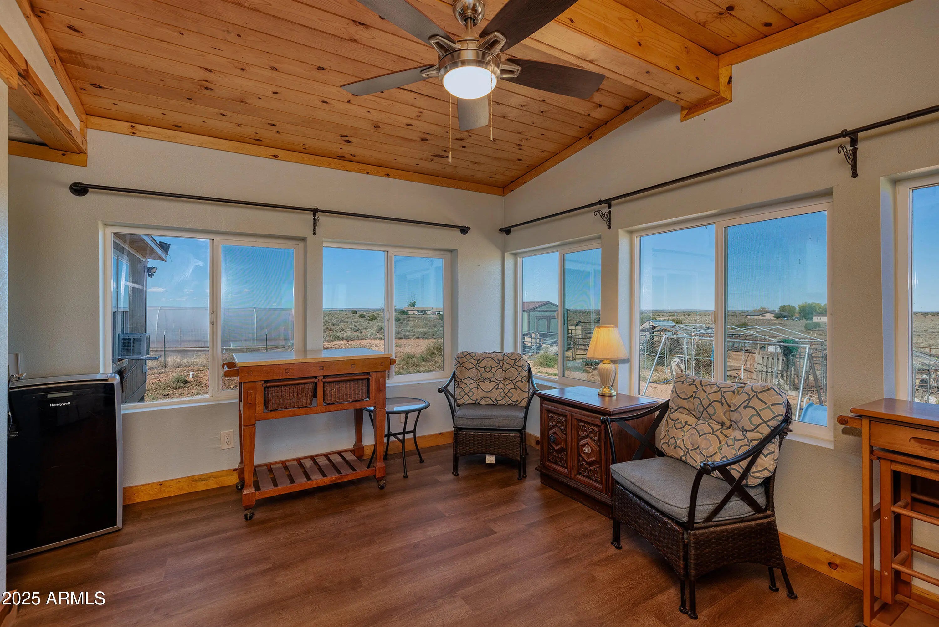 Photo of Listing #6950209