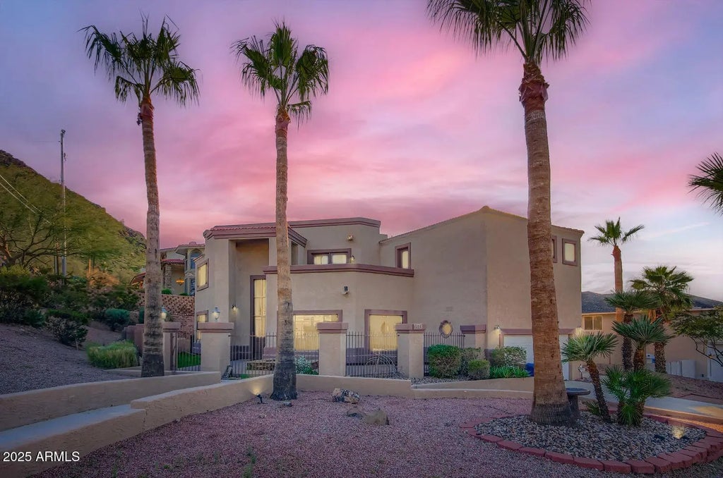 1543 E Mission Lane, Phoenix