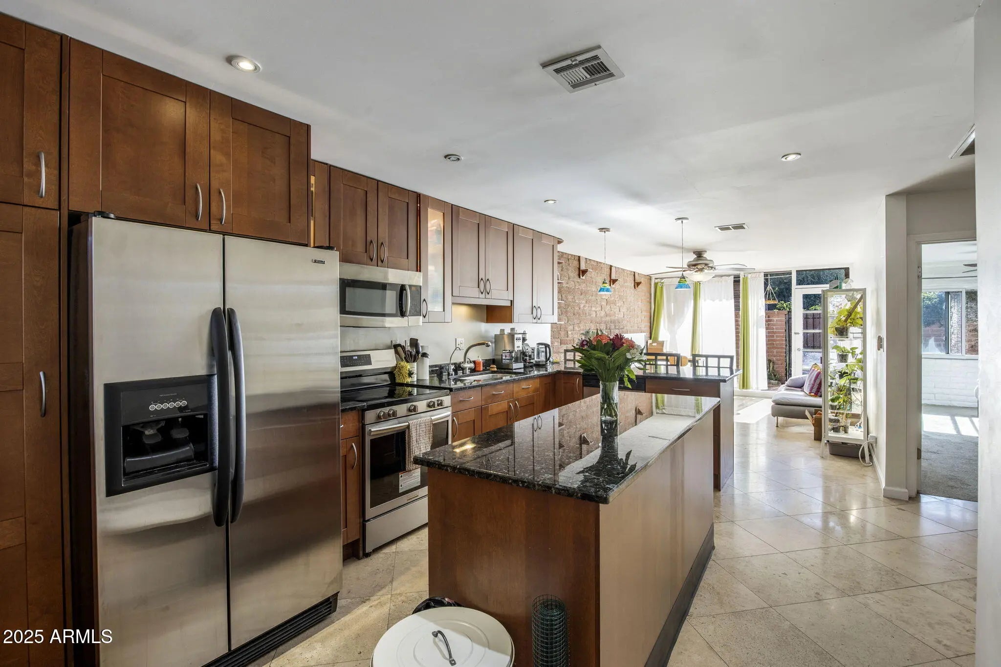 Photo of Listing #6952390