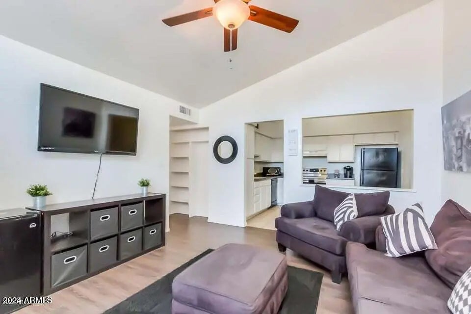 Photo of Listing #6950317