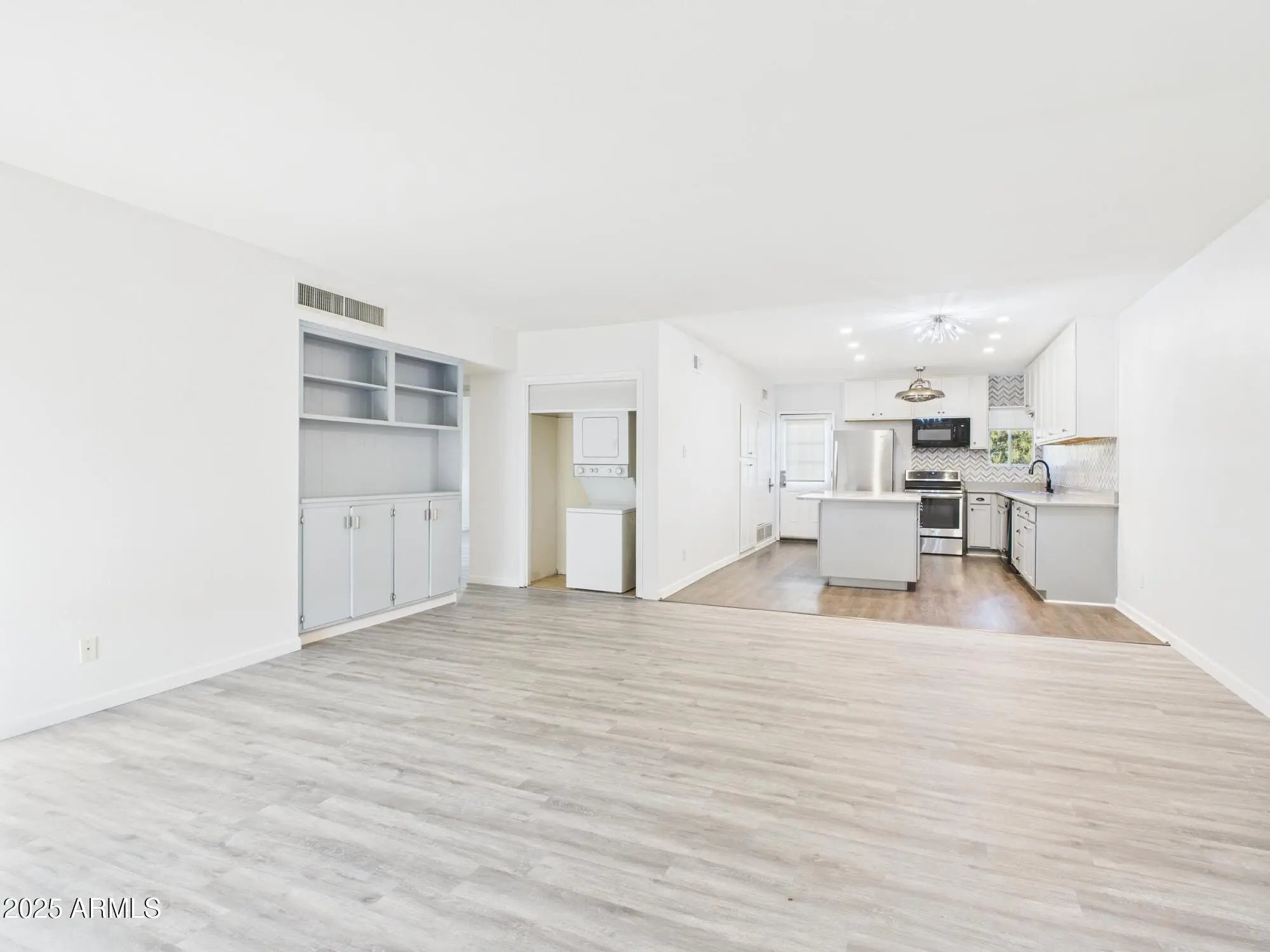 Photo of Listing #6950442