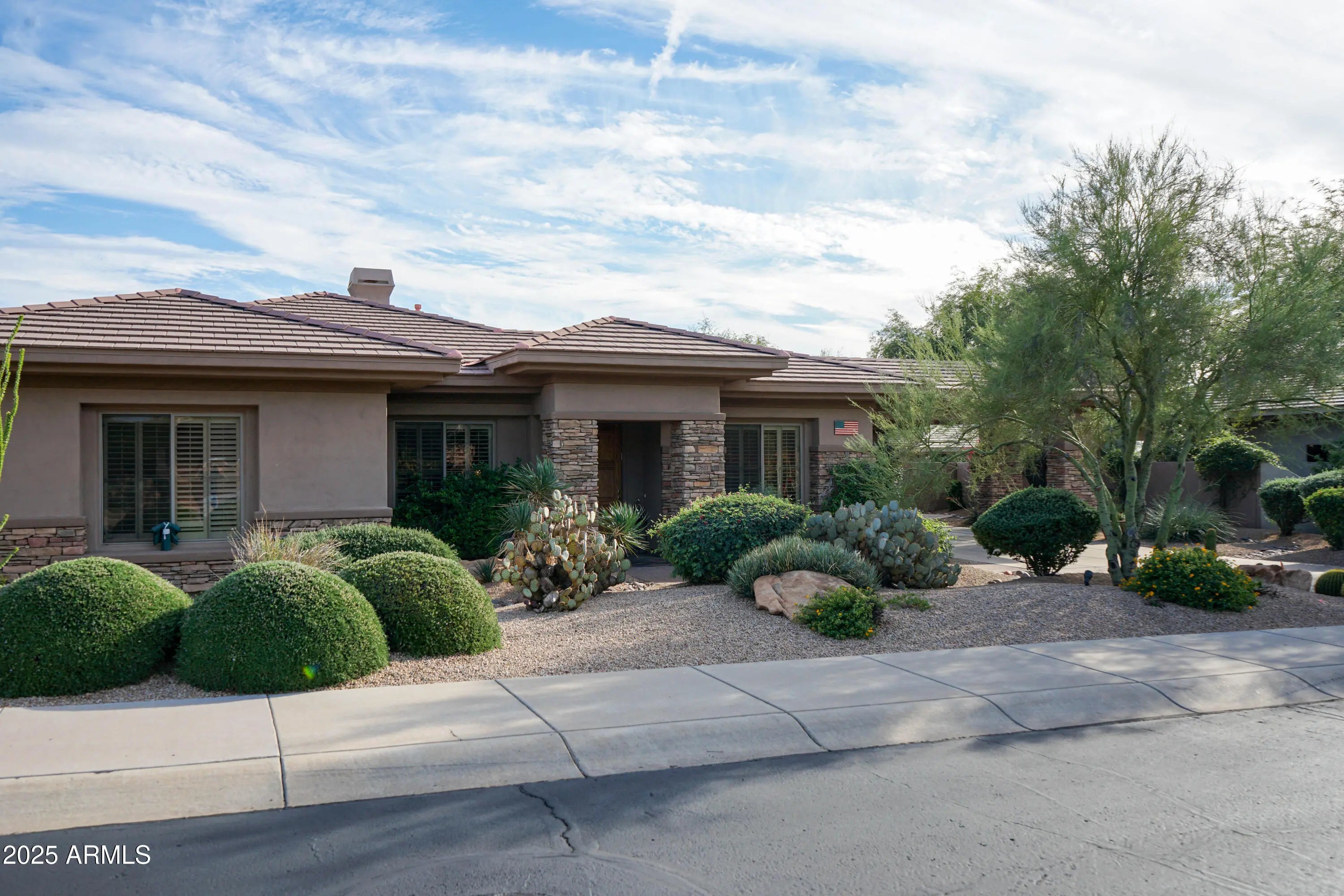 Photo of Listing #6950959