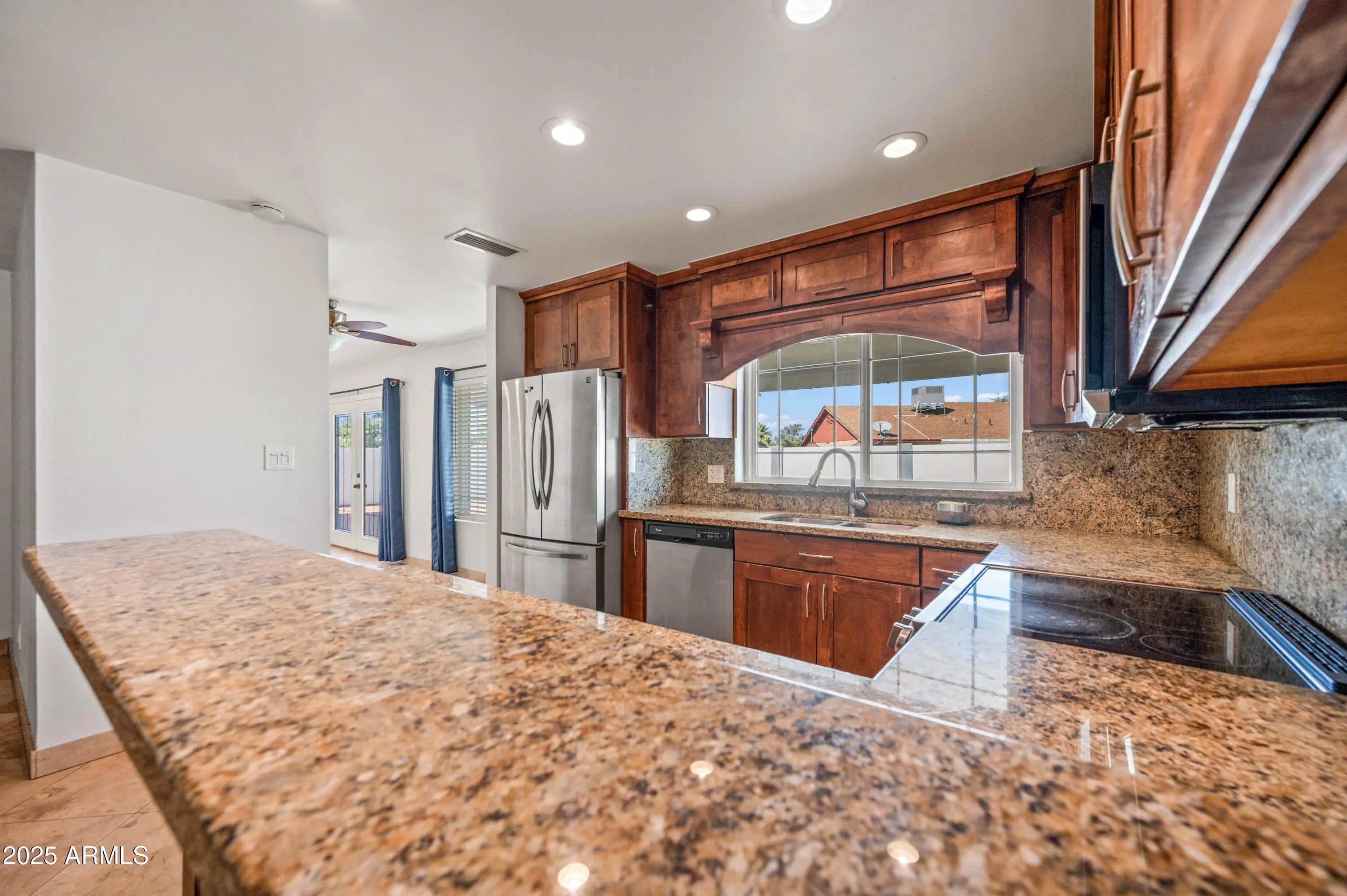 Photo of Listing #6951028