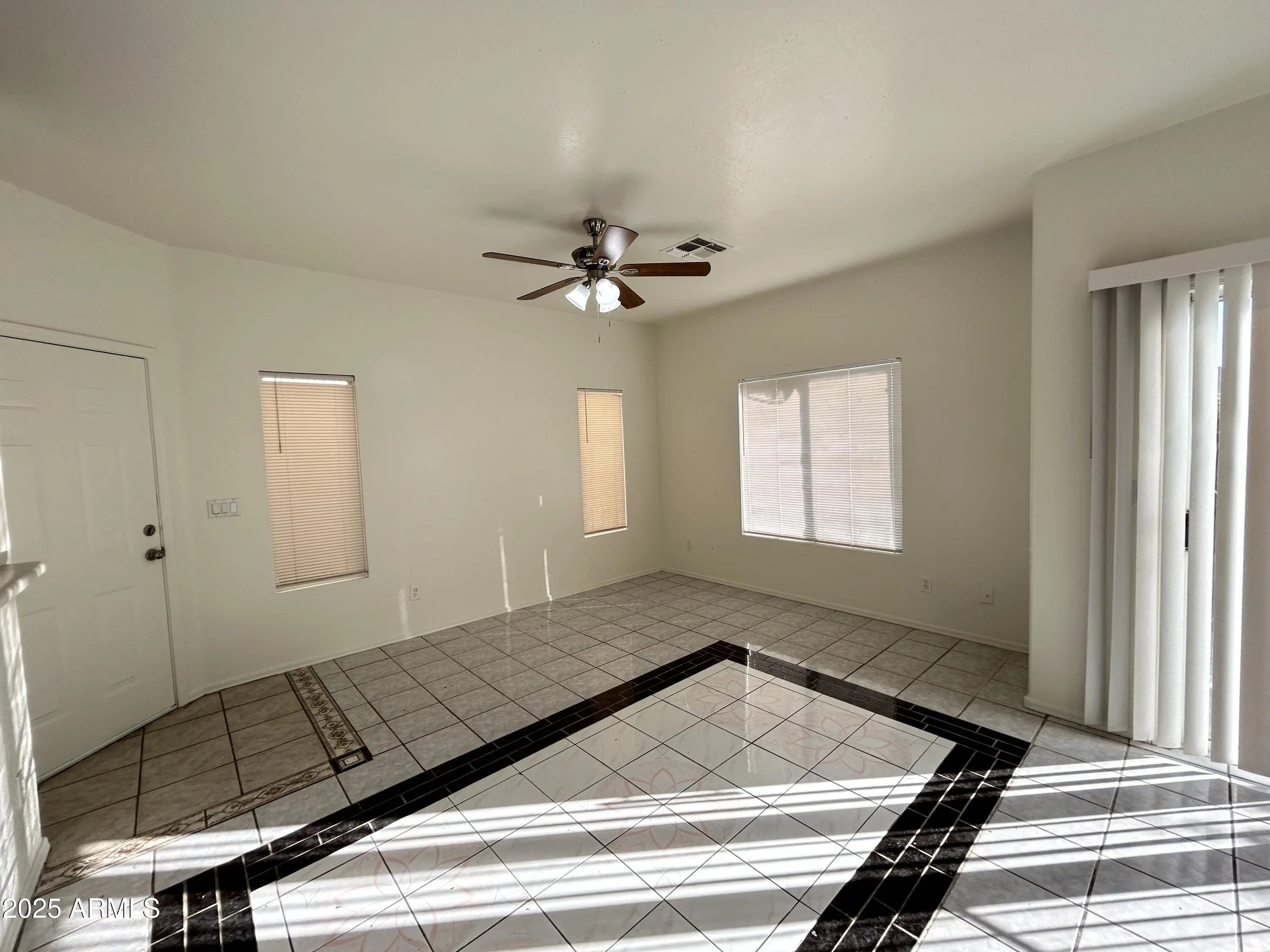 Photo of Listing #6953526