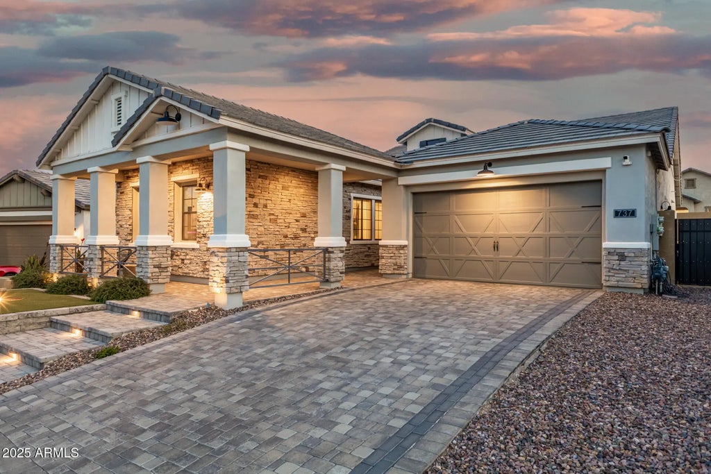 737 E Nighthawk Way, Phoenix