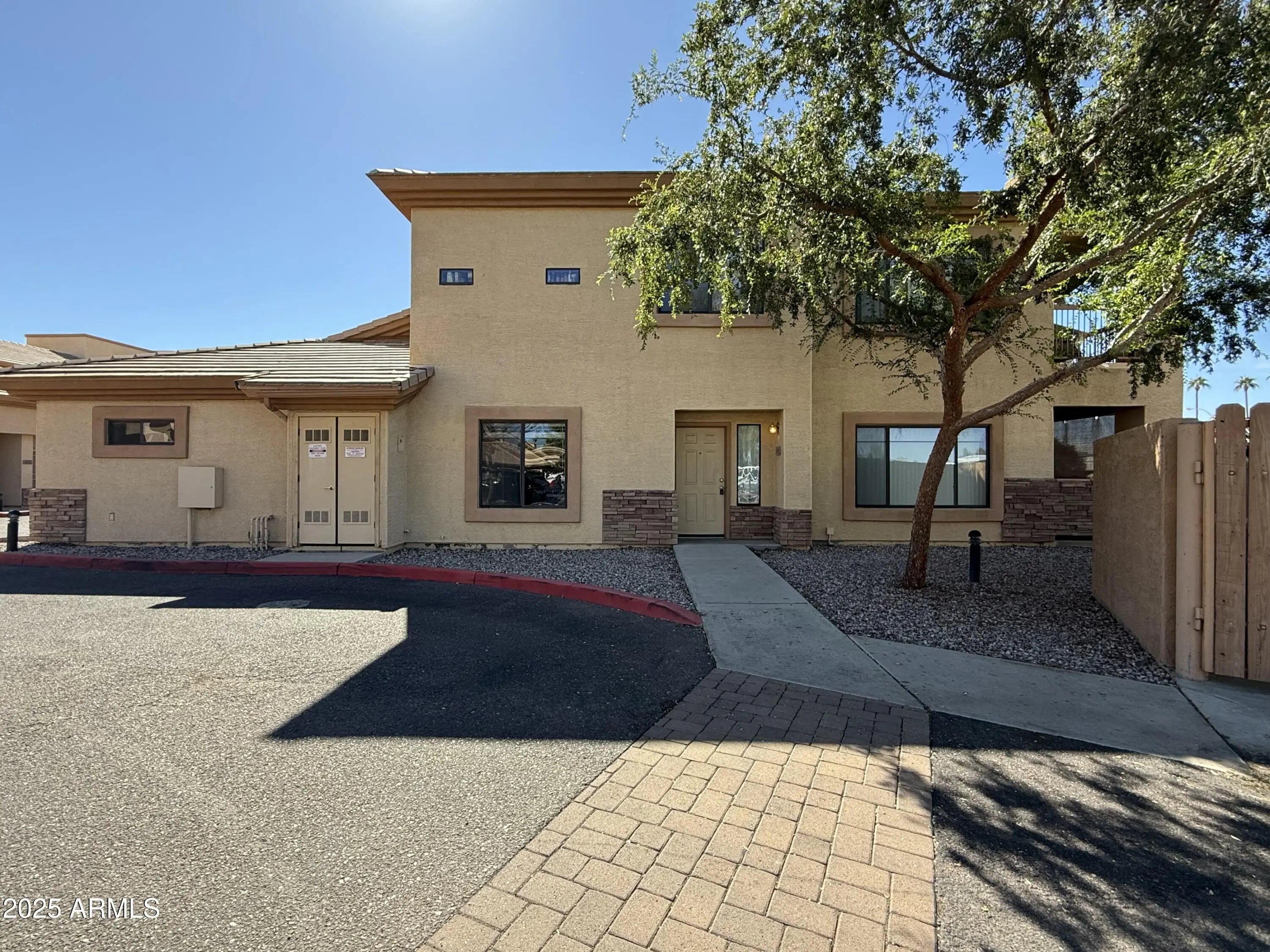 Photo of Listing #6951315