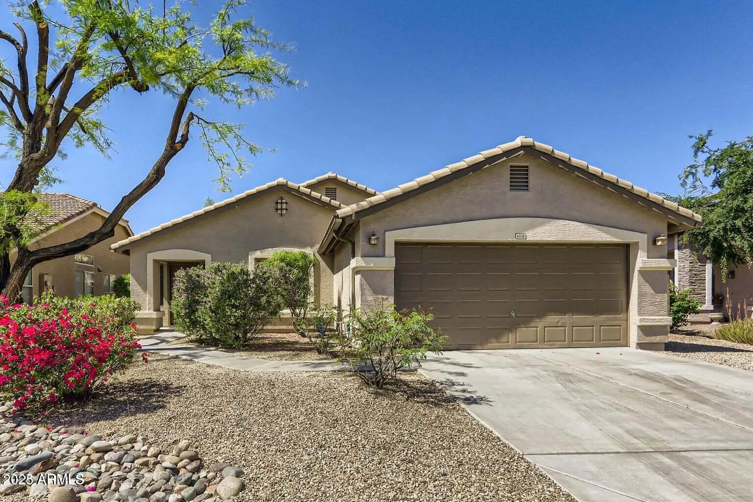 Photo of Listing #6951203