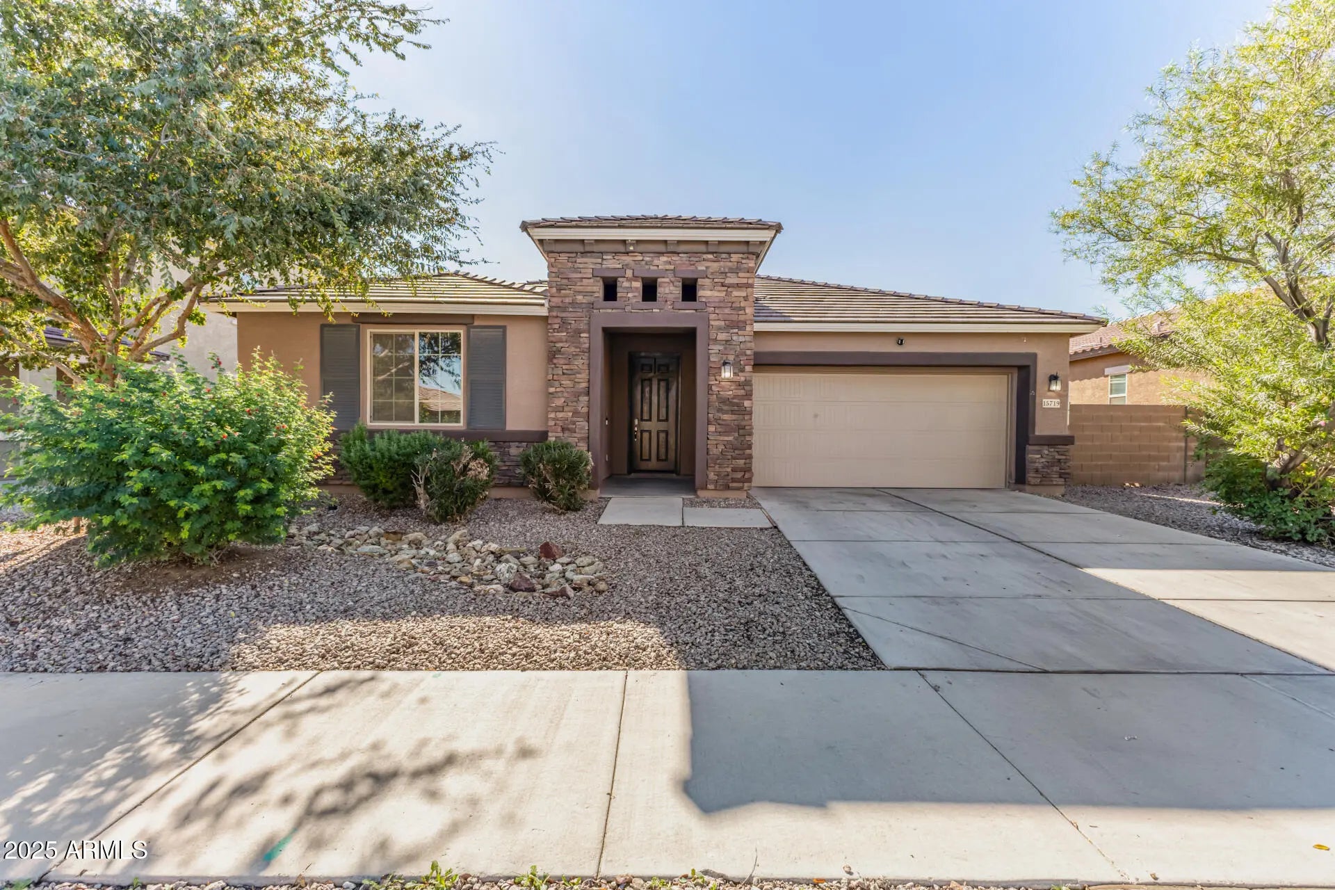 Photo of Listing #6951779