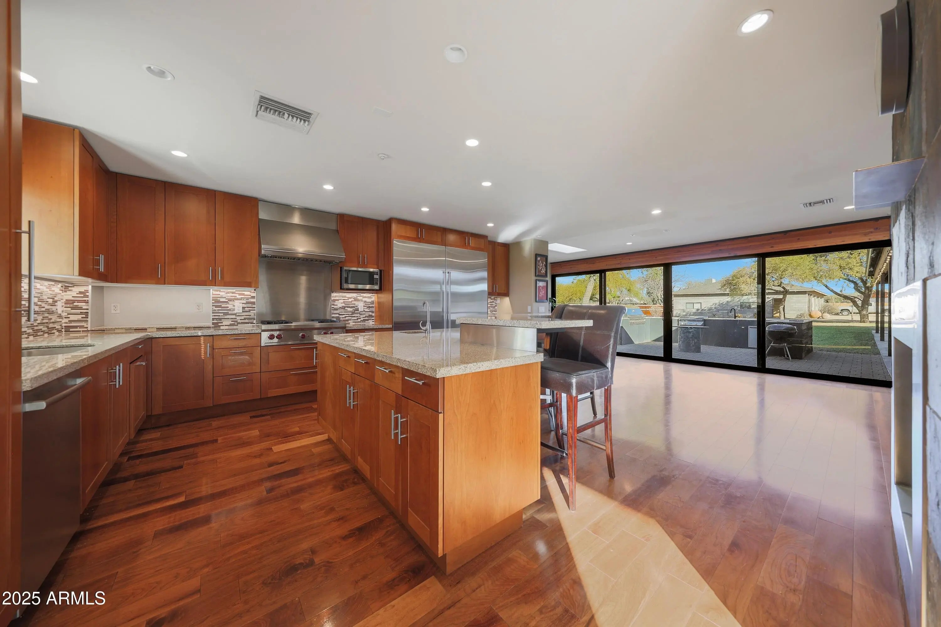 Photo of Listing #6966030