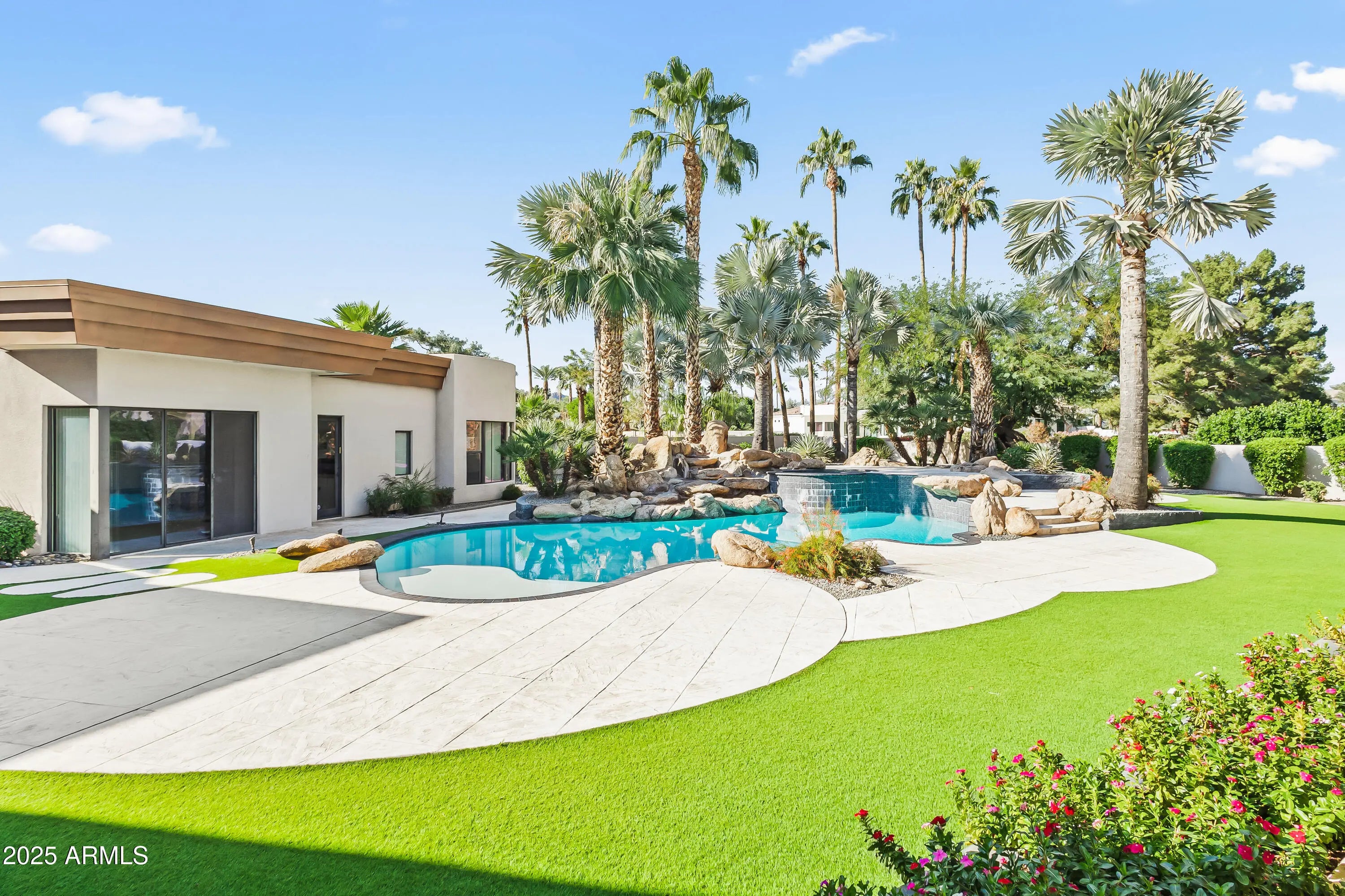 Photo of Listing #6955316