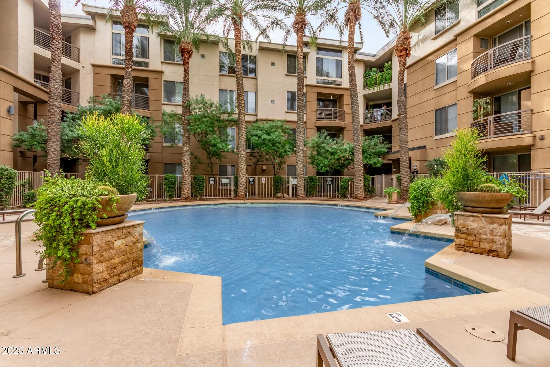 Photo of Listing #6951965