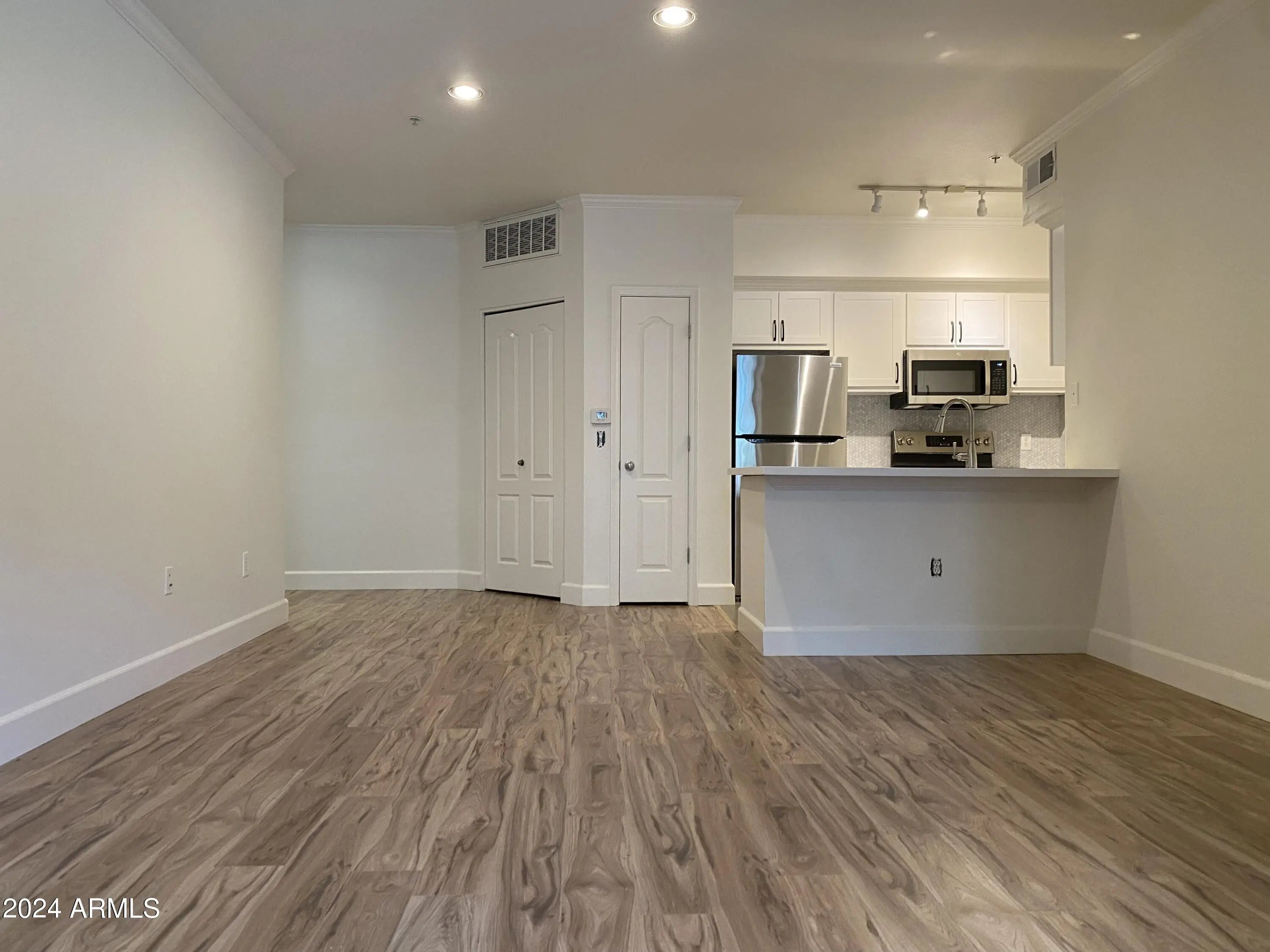 Photo of Listing #6951959