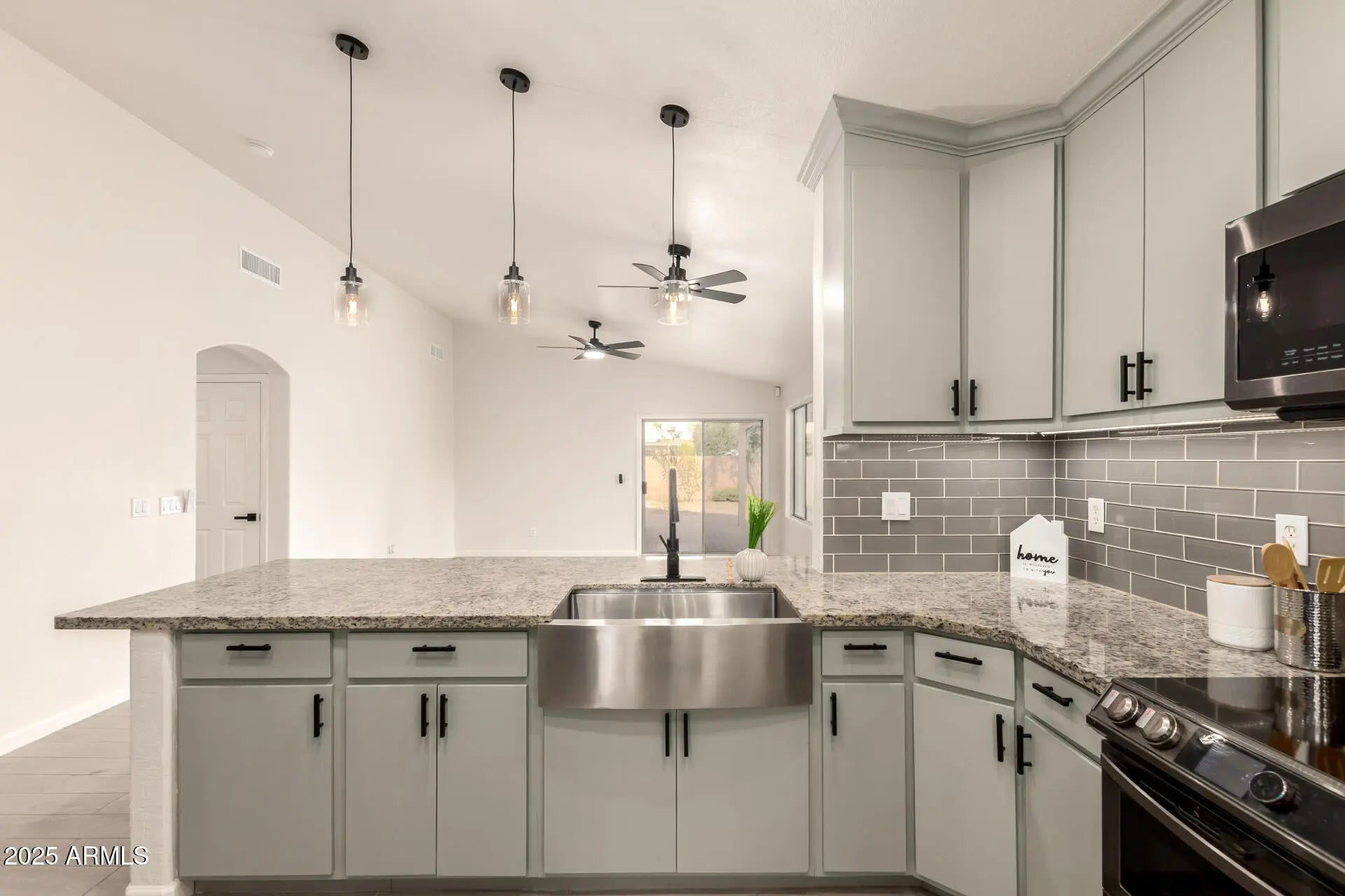 Photo of Listing #6952012