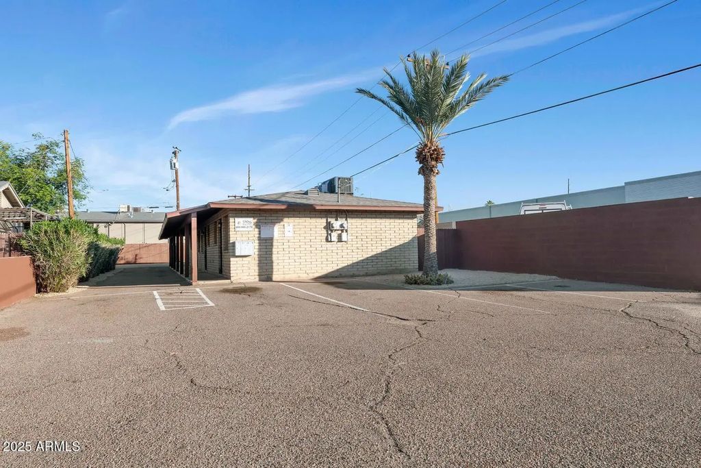 822 E Carol Avenue, Phoenix