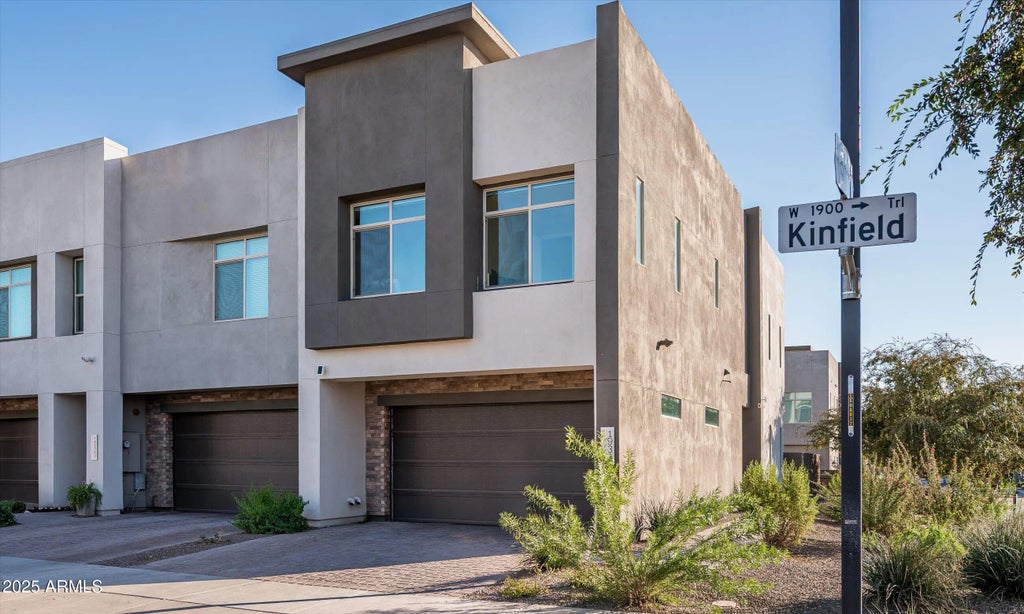 1933 W Kinfield Trail, Phoenix
