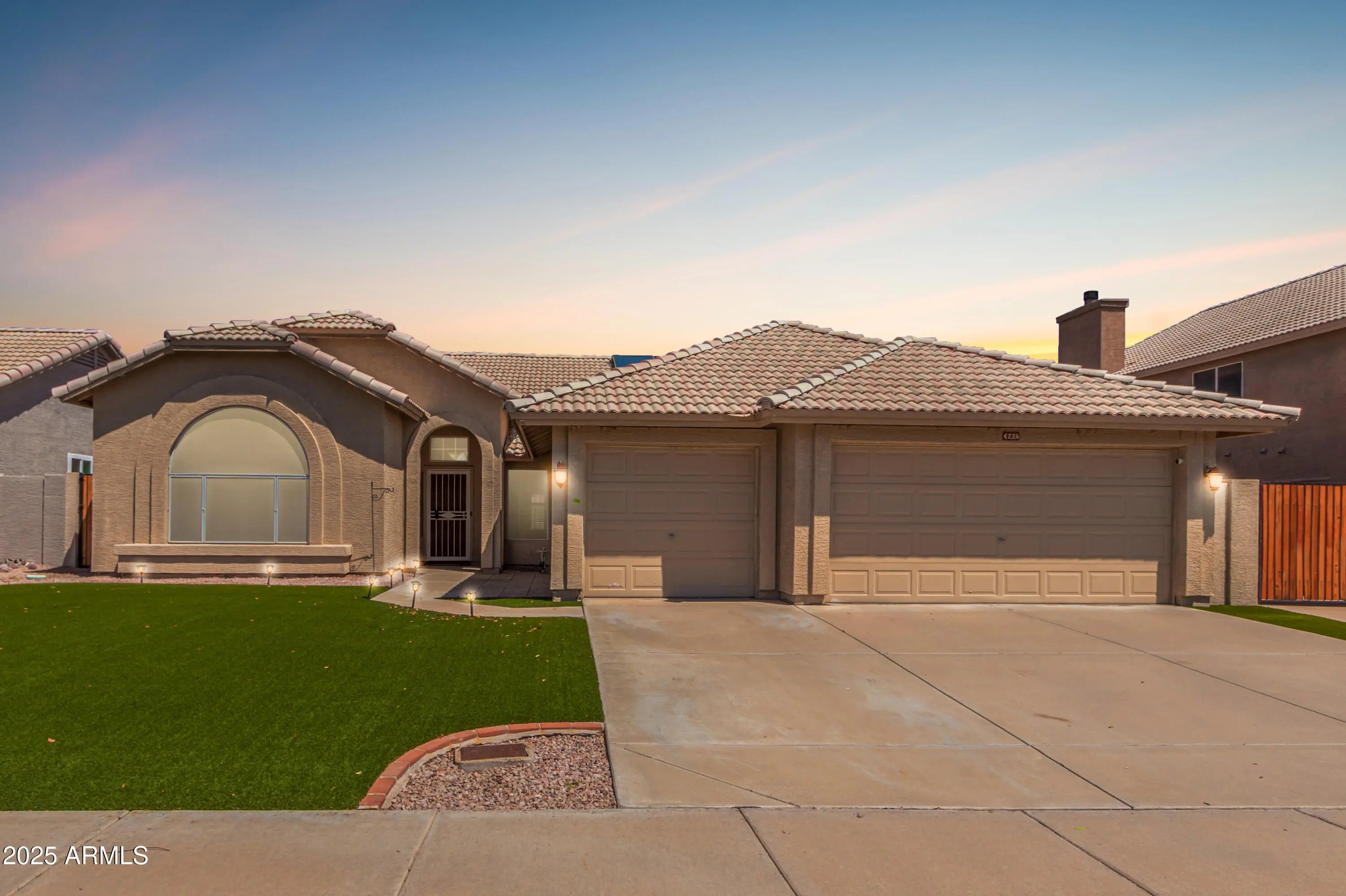 Photo of Listing #6952192