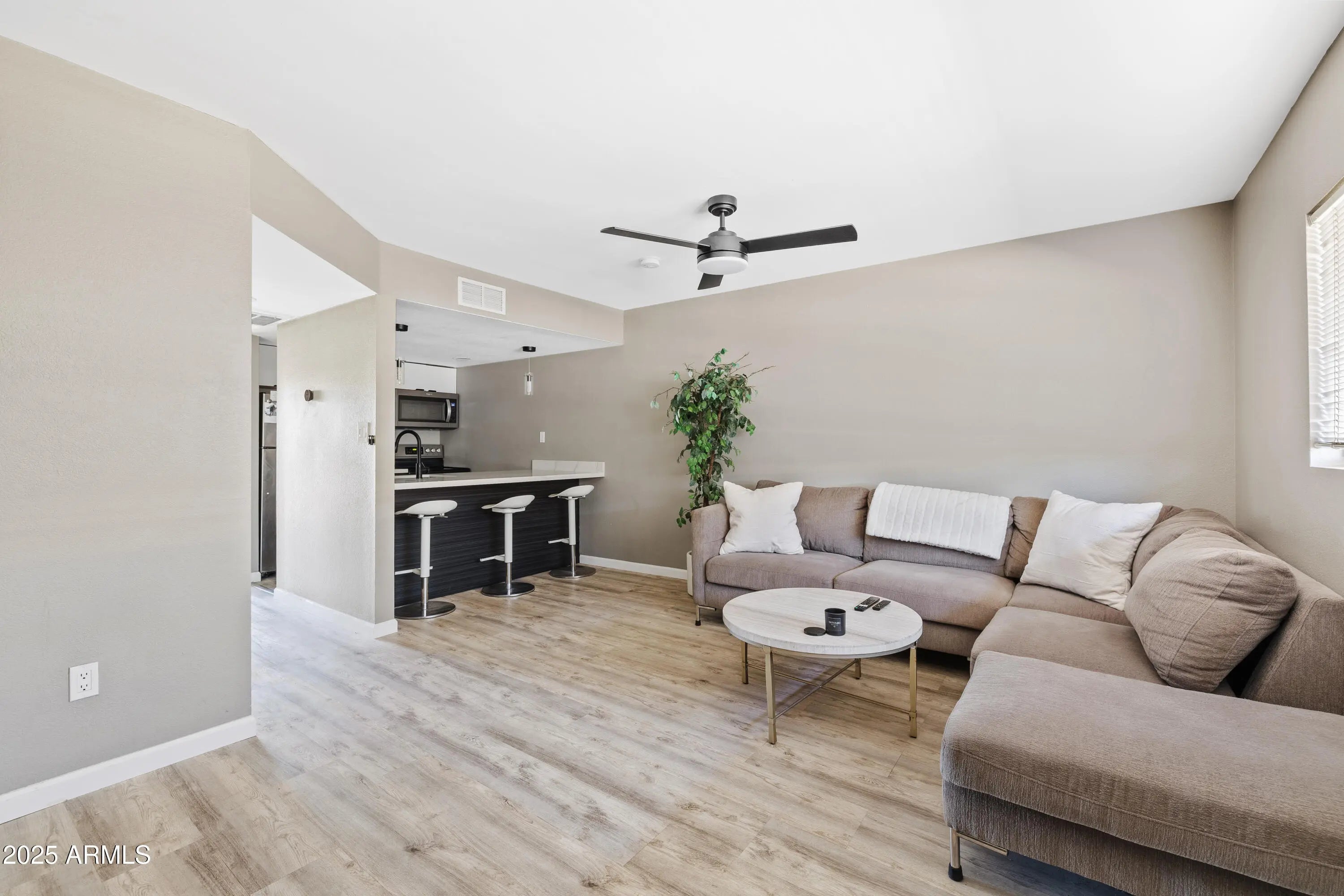 Photo of Listing #6952268