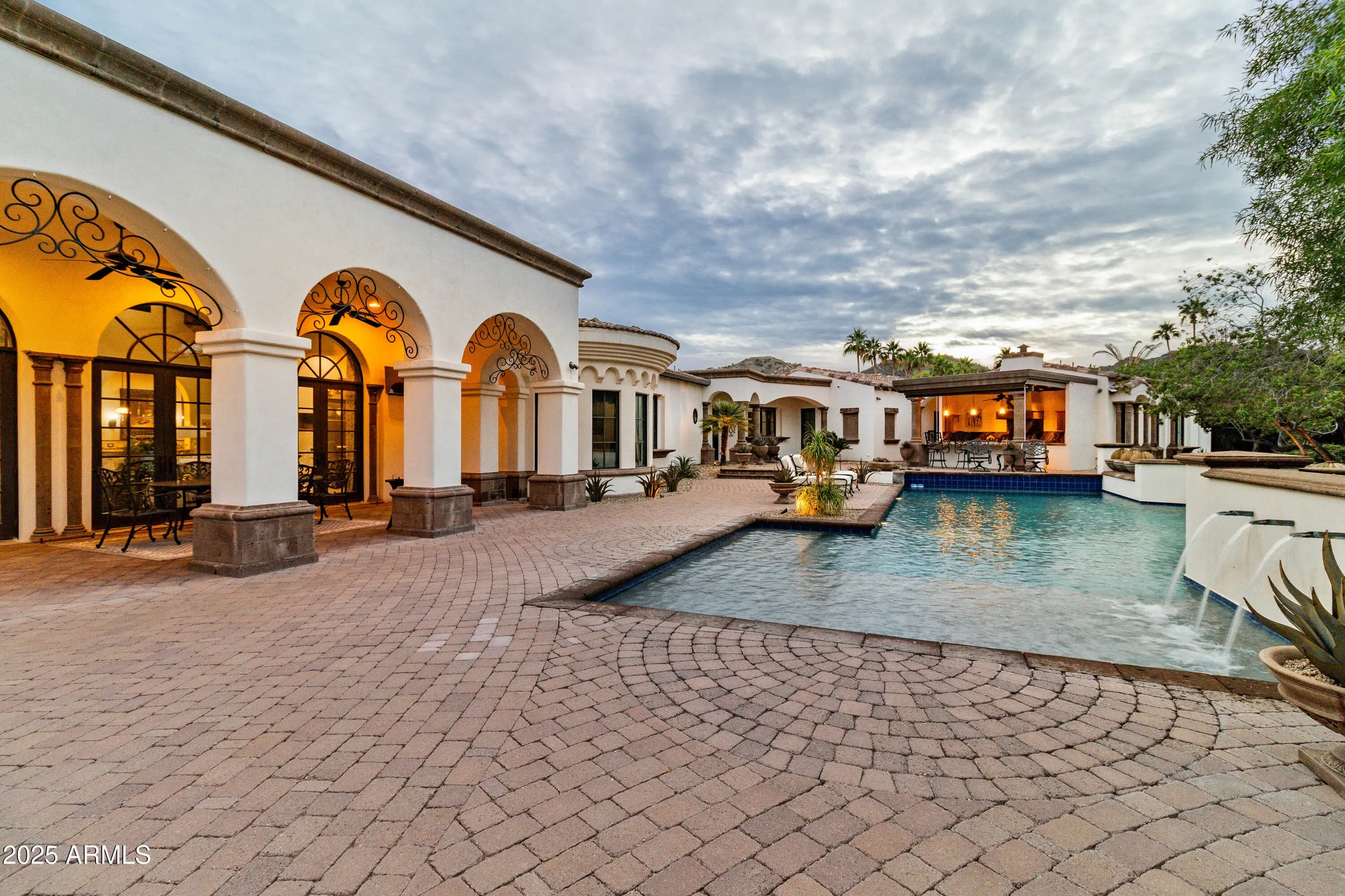 Photo of Listing #6952457