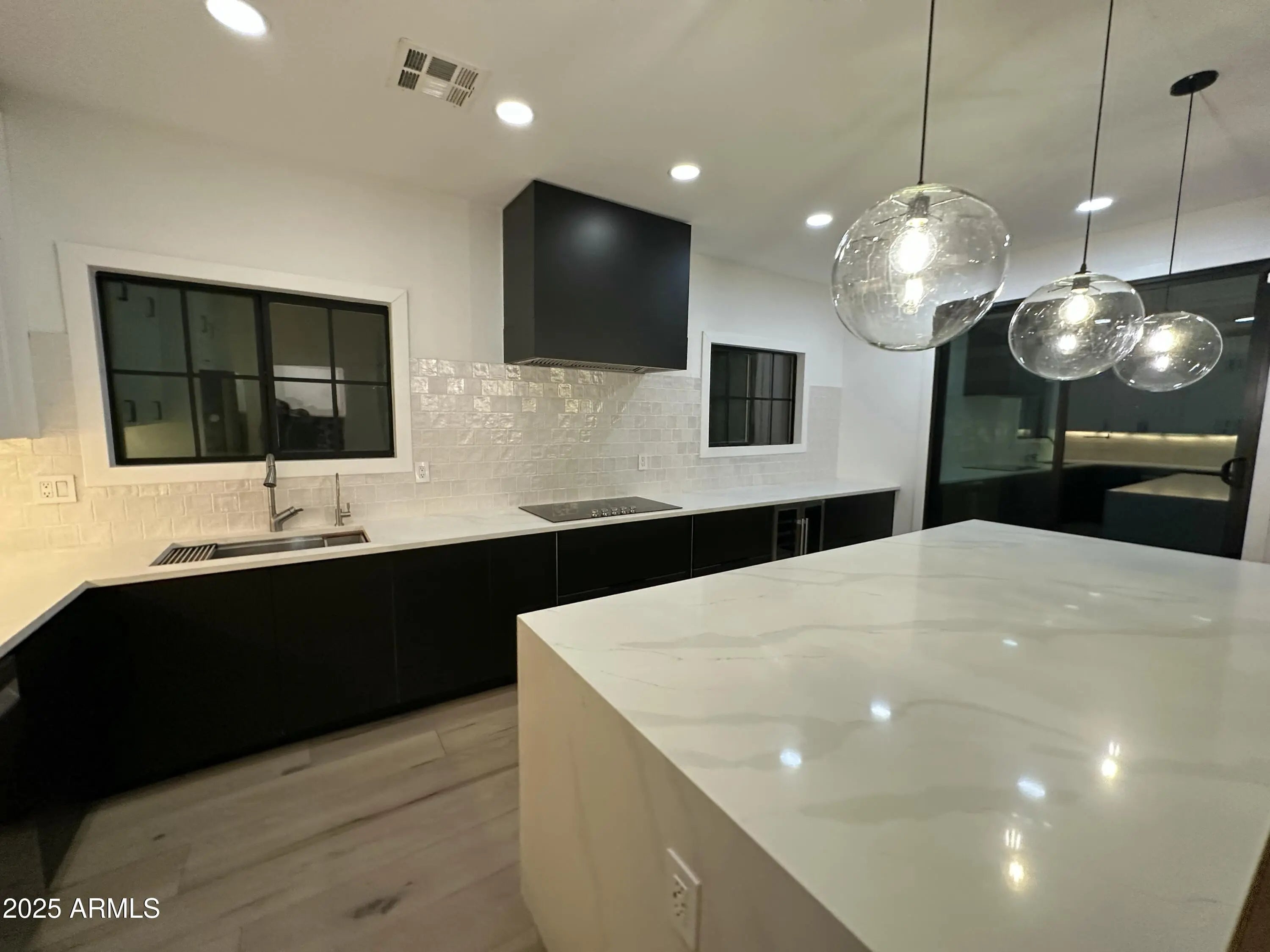 Photo of Listing #6952642