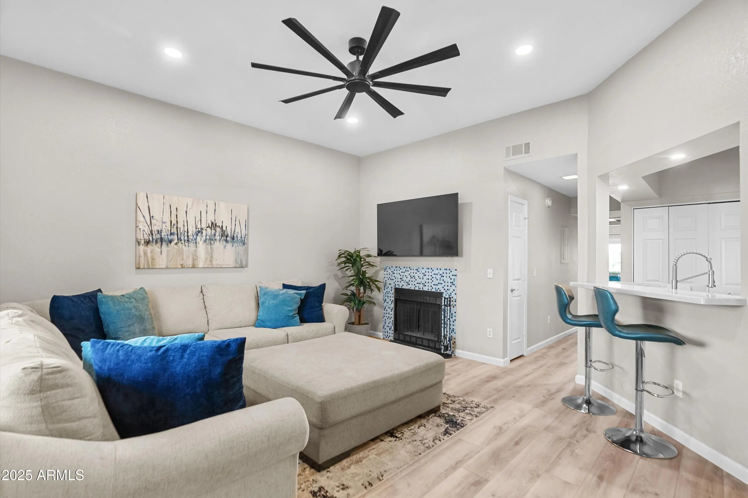 Photo of Listing #6954446