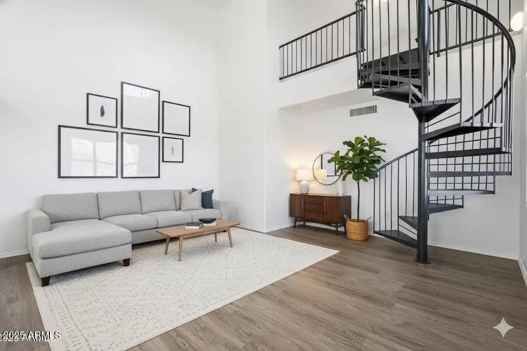 Photo of Listing #6953028